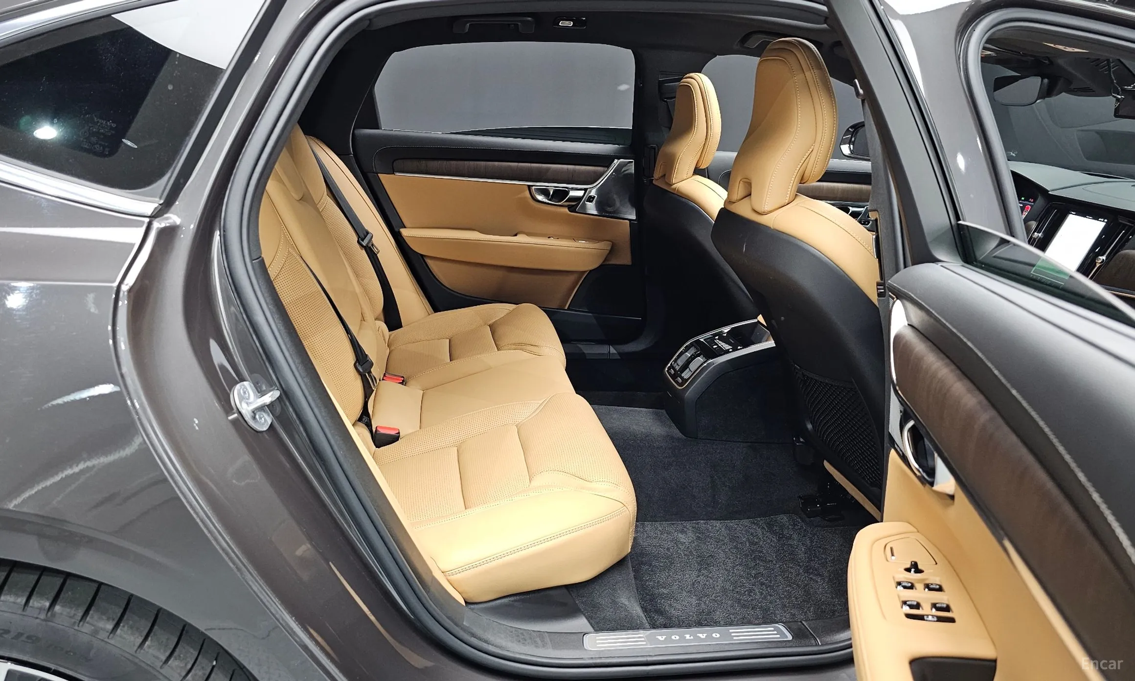 Volvo S90 превью 11