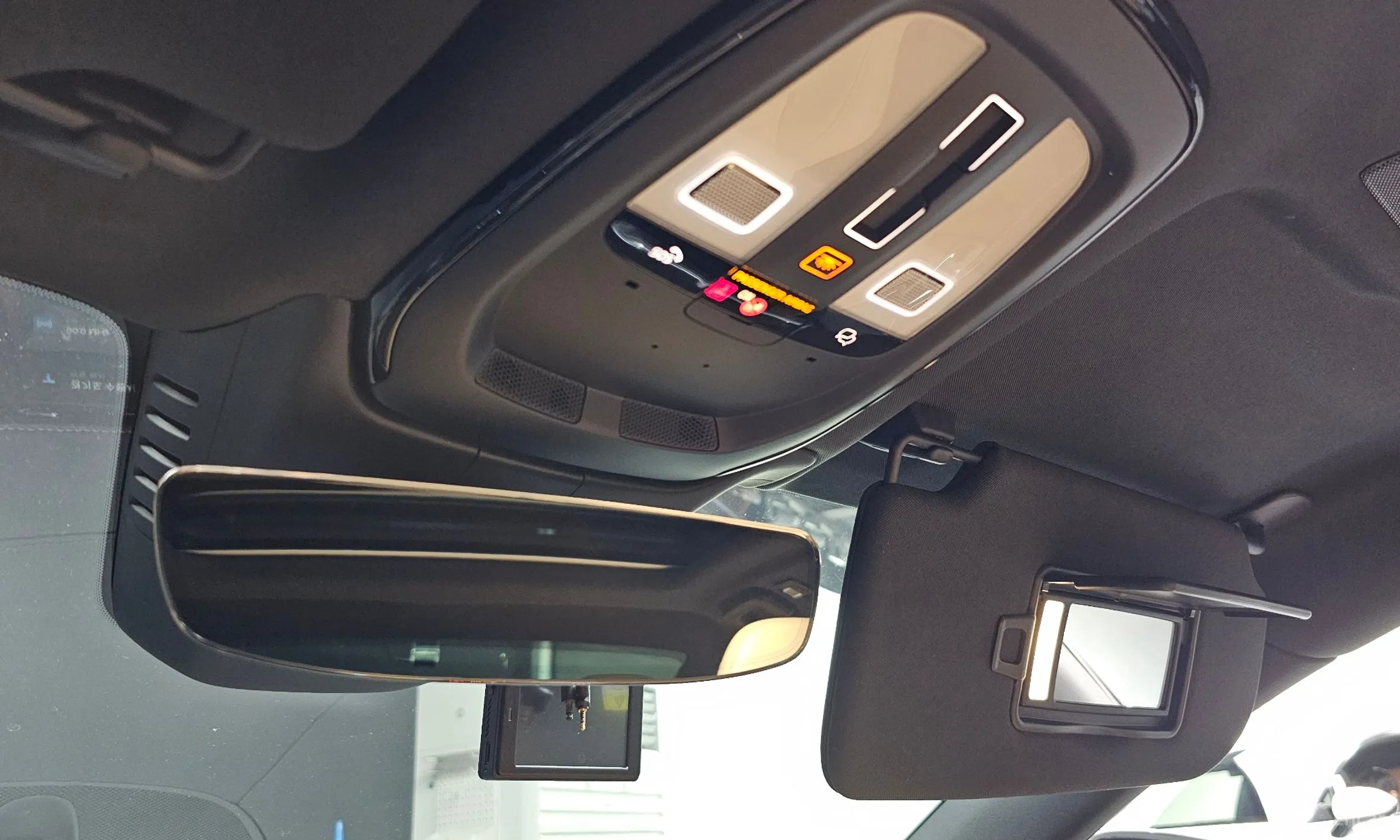 Volvo S90 превью 17