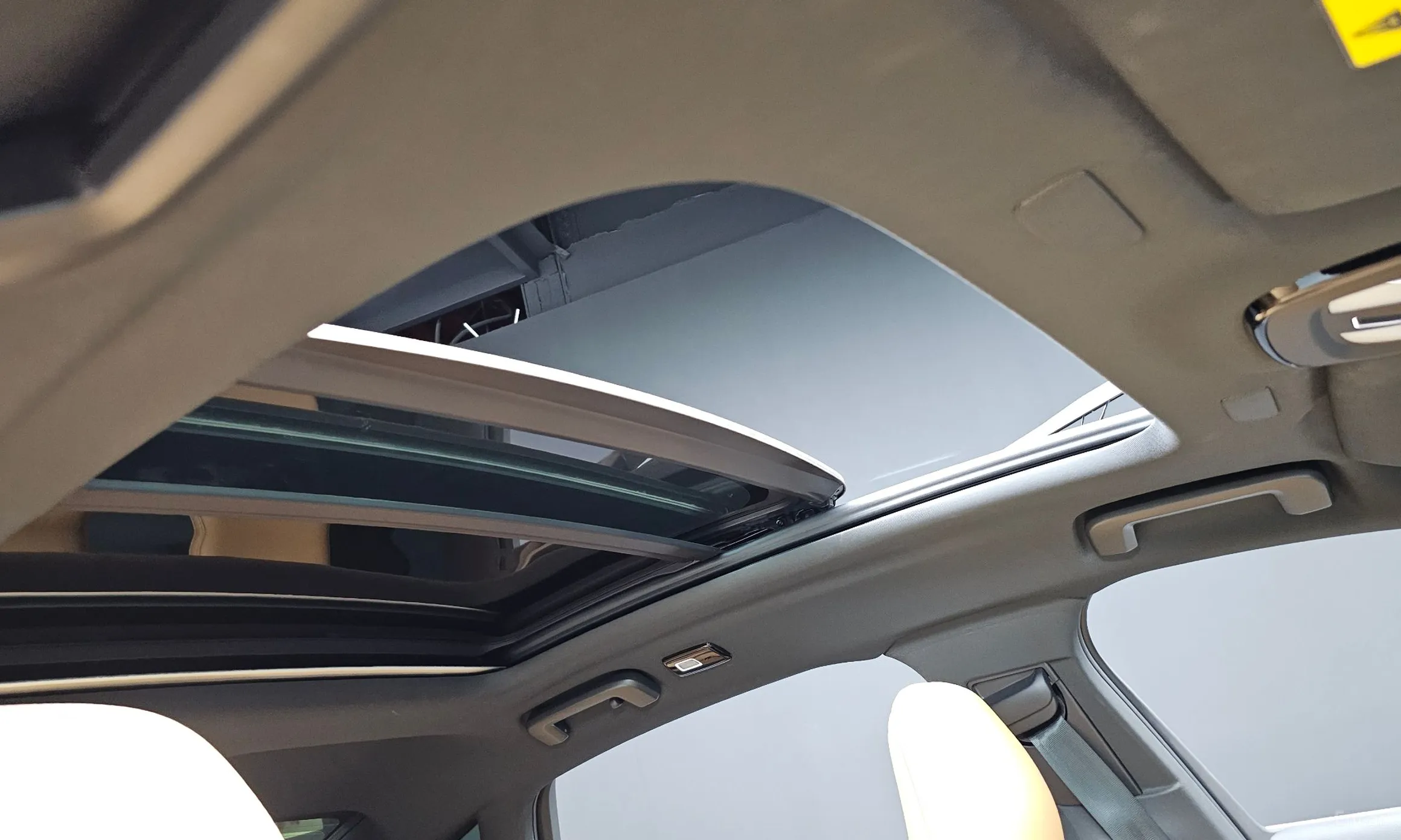 Volvo S90 превью 19