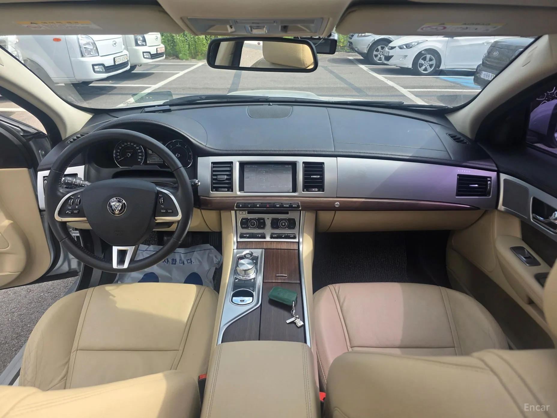 Jaguar New XF превью 9