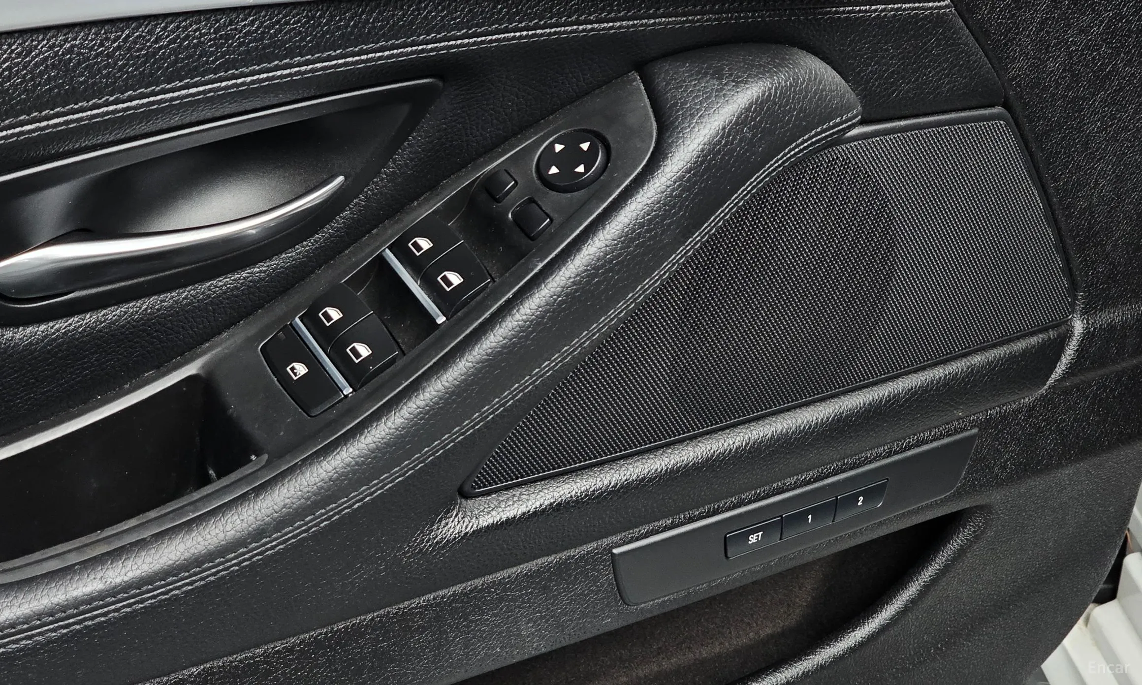 BMW 5 Series (F10) превью 17