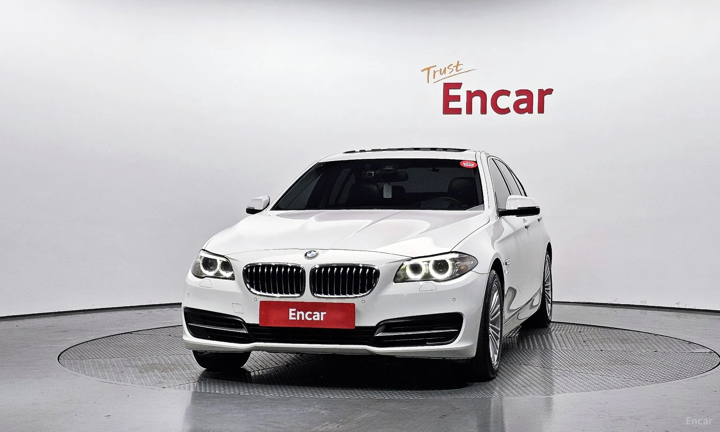 BMW 5 Series (F10) превью 3