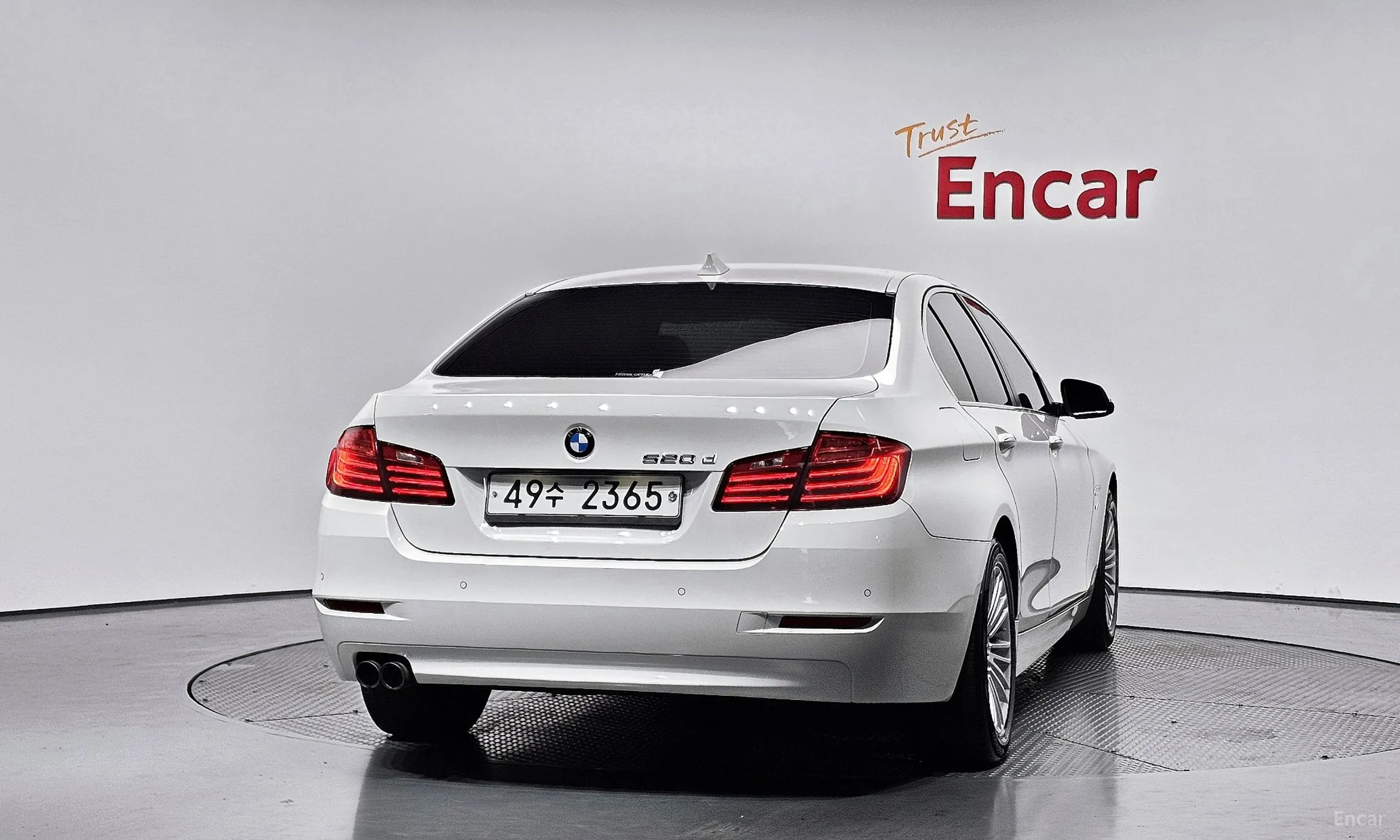BMW 5 Series (F10) превью 4
