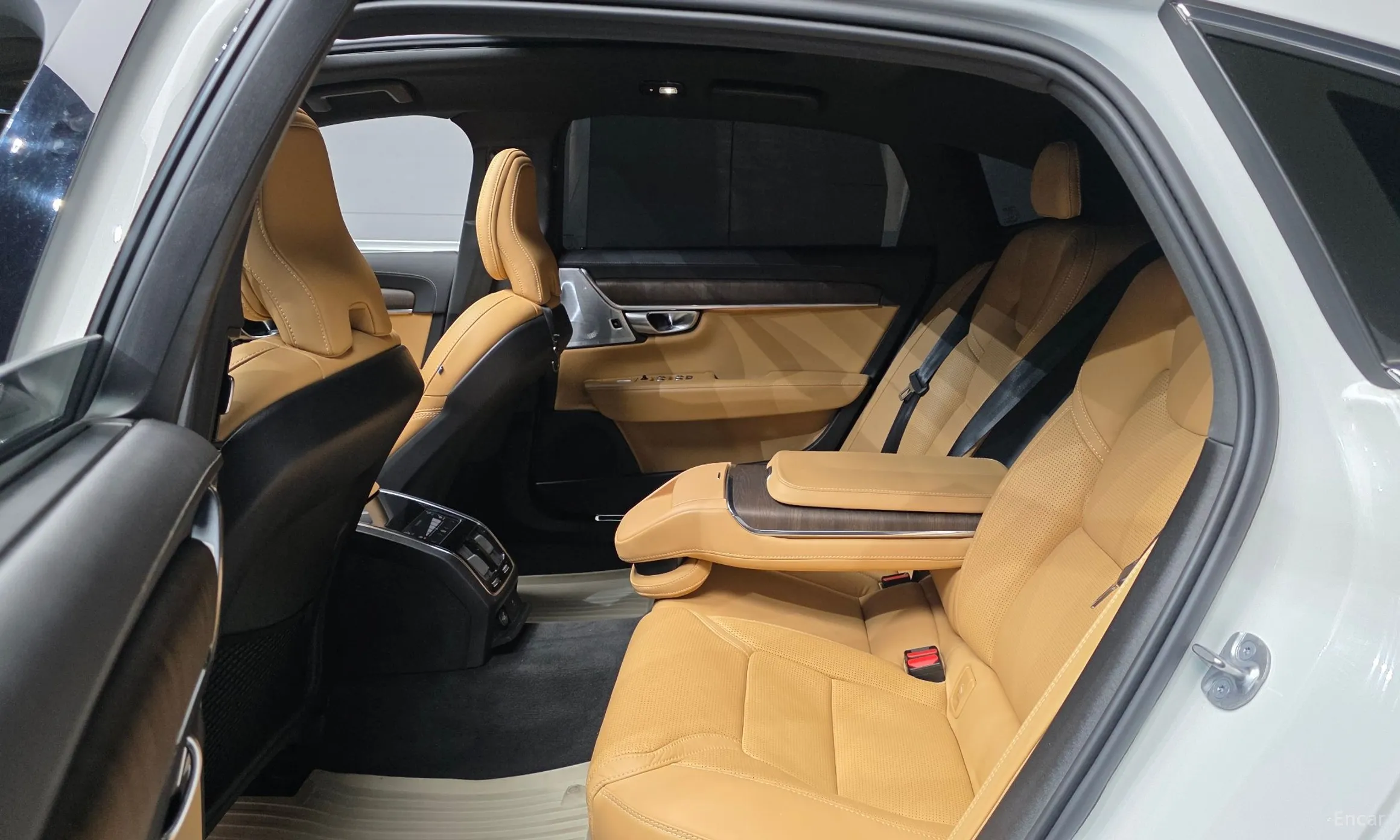 Volvo S90 превью 12