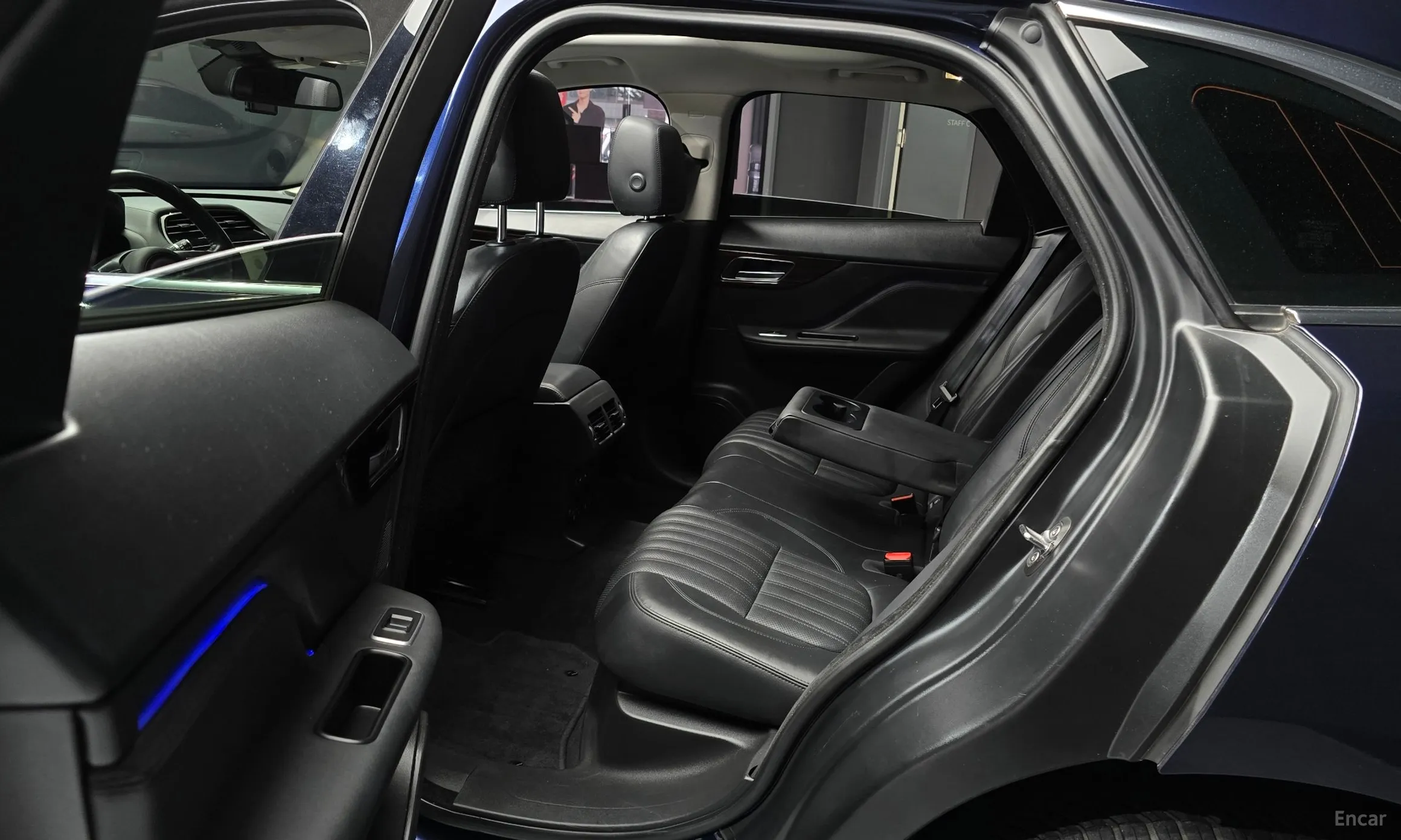 Jaguar F-PACE превью 12