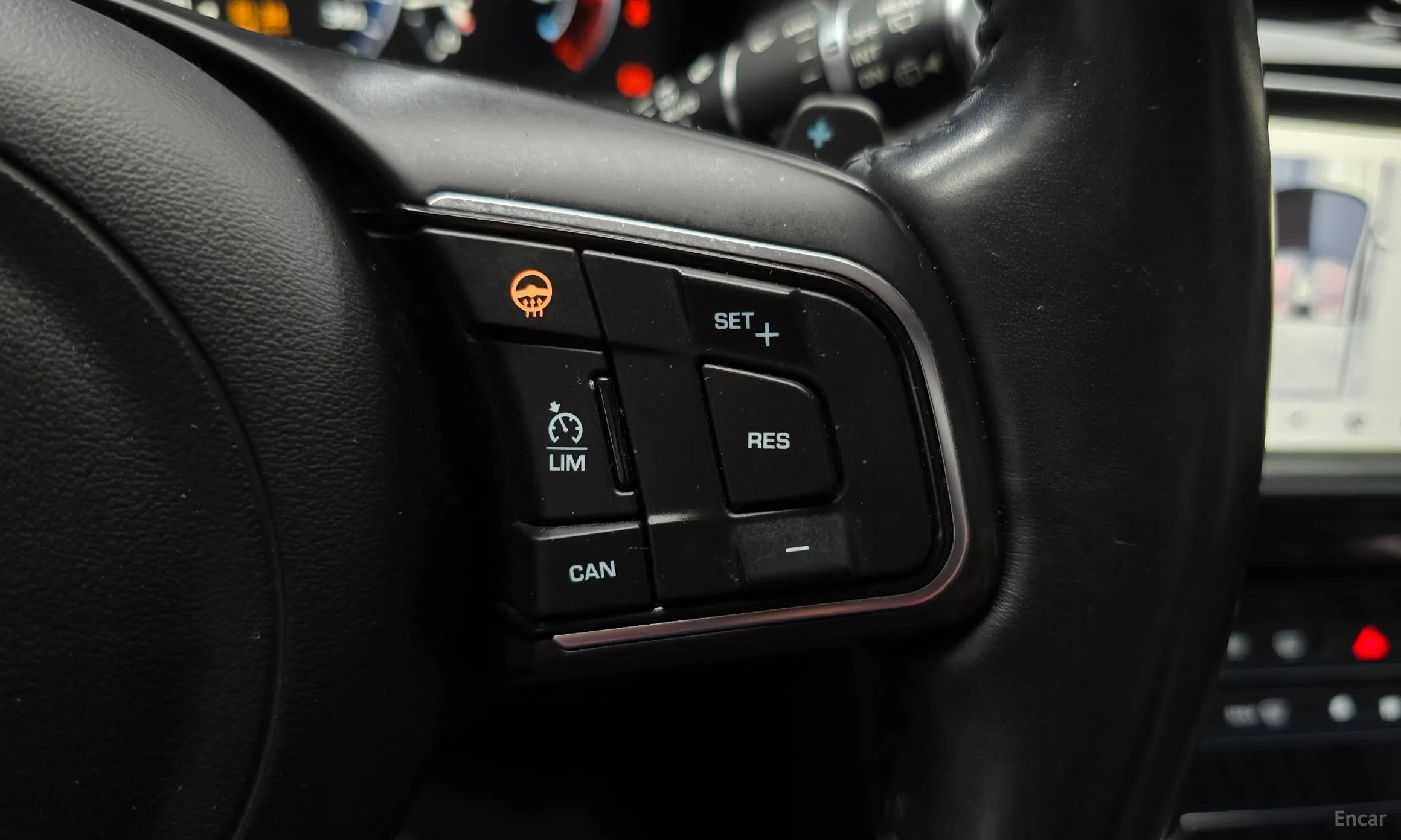 Jaguar F-PACE превью 19