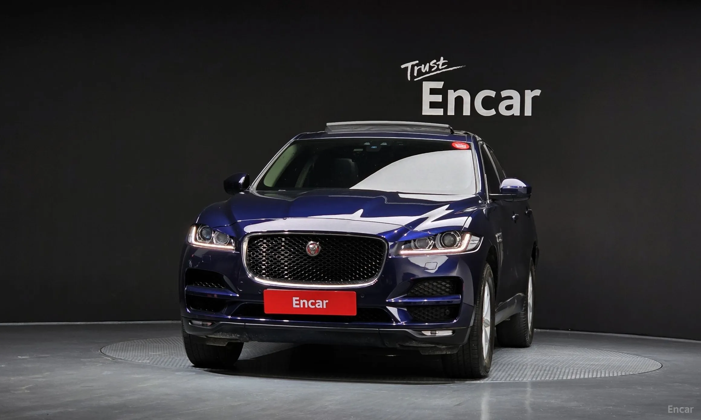 Jaguar F-PACE превью 3