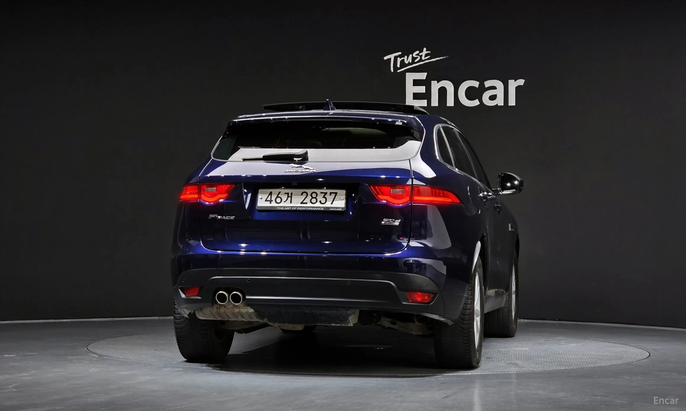 Jaguar F-PACE превью 4