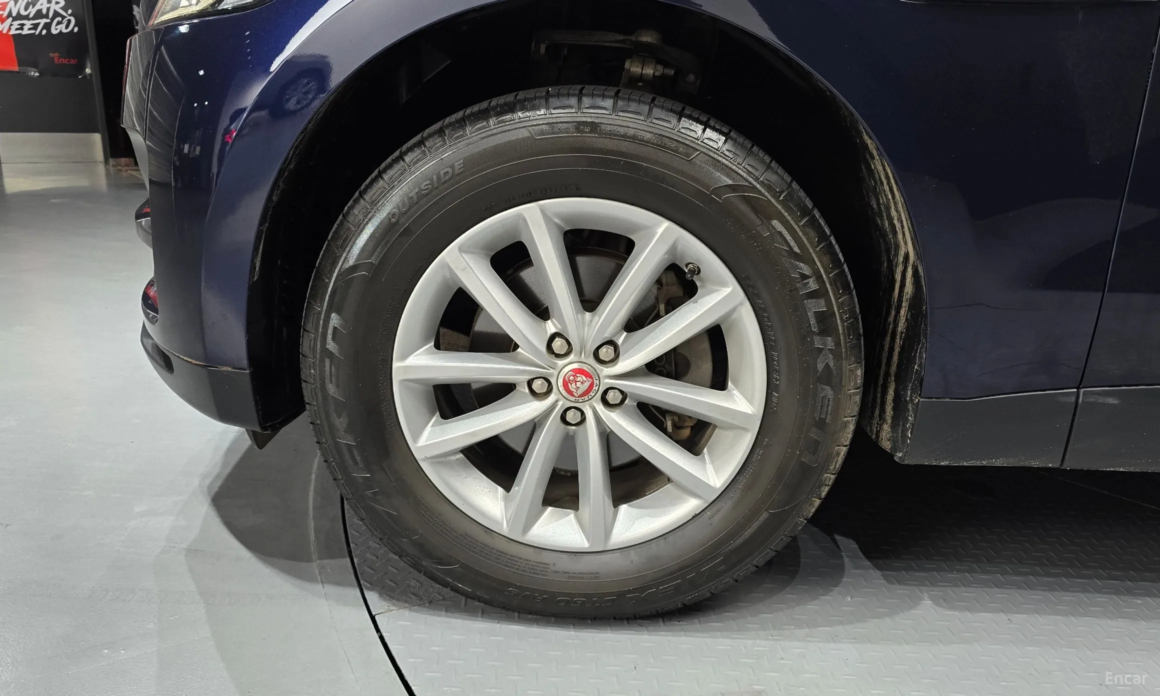 Jaguar F-PACE превью 5