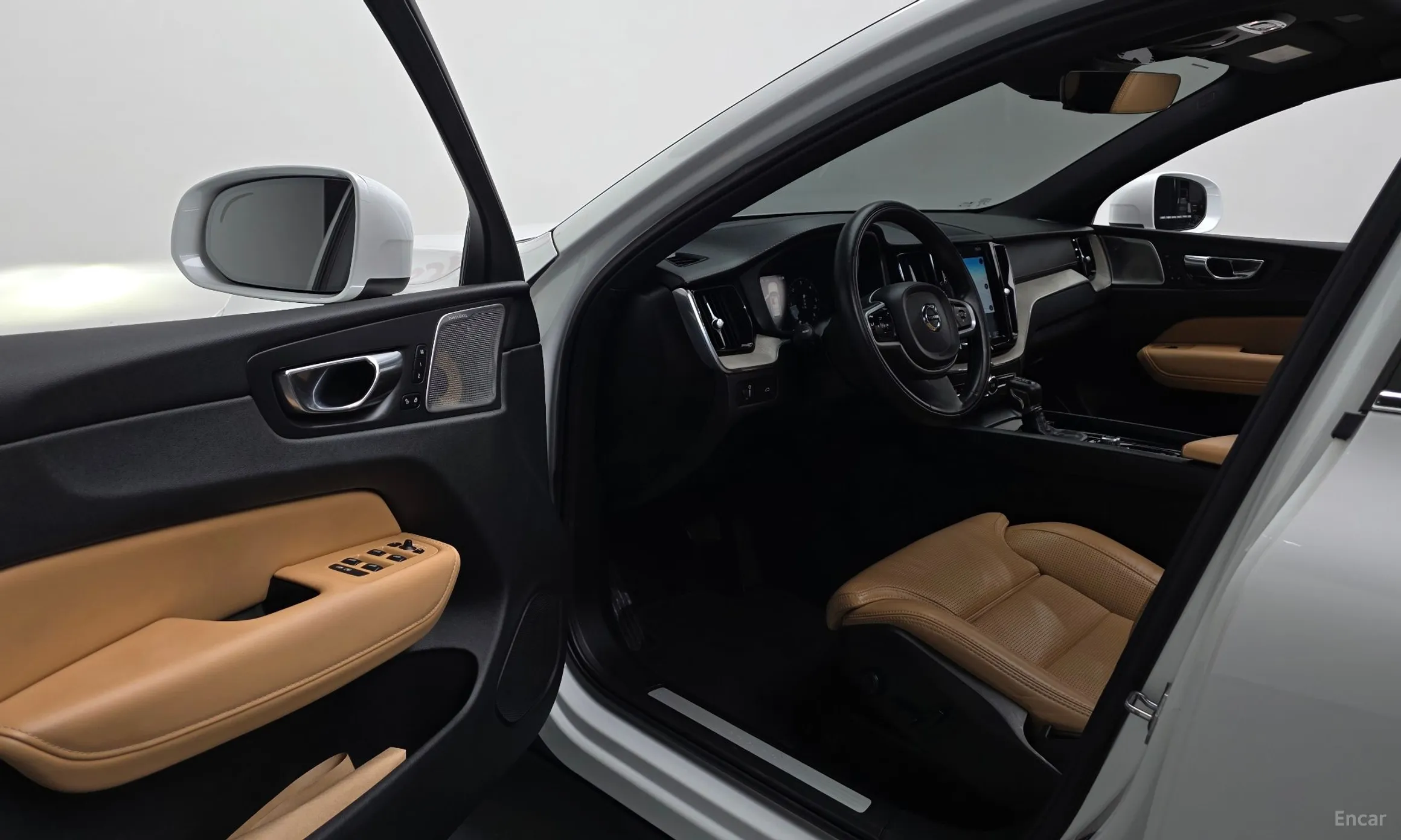 Volvo XC60 Gen 2 превью 10