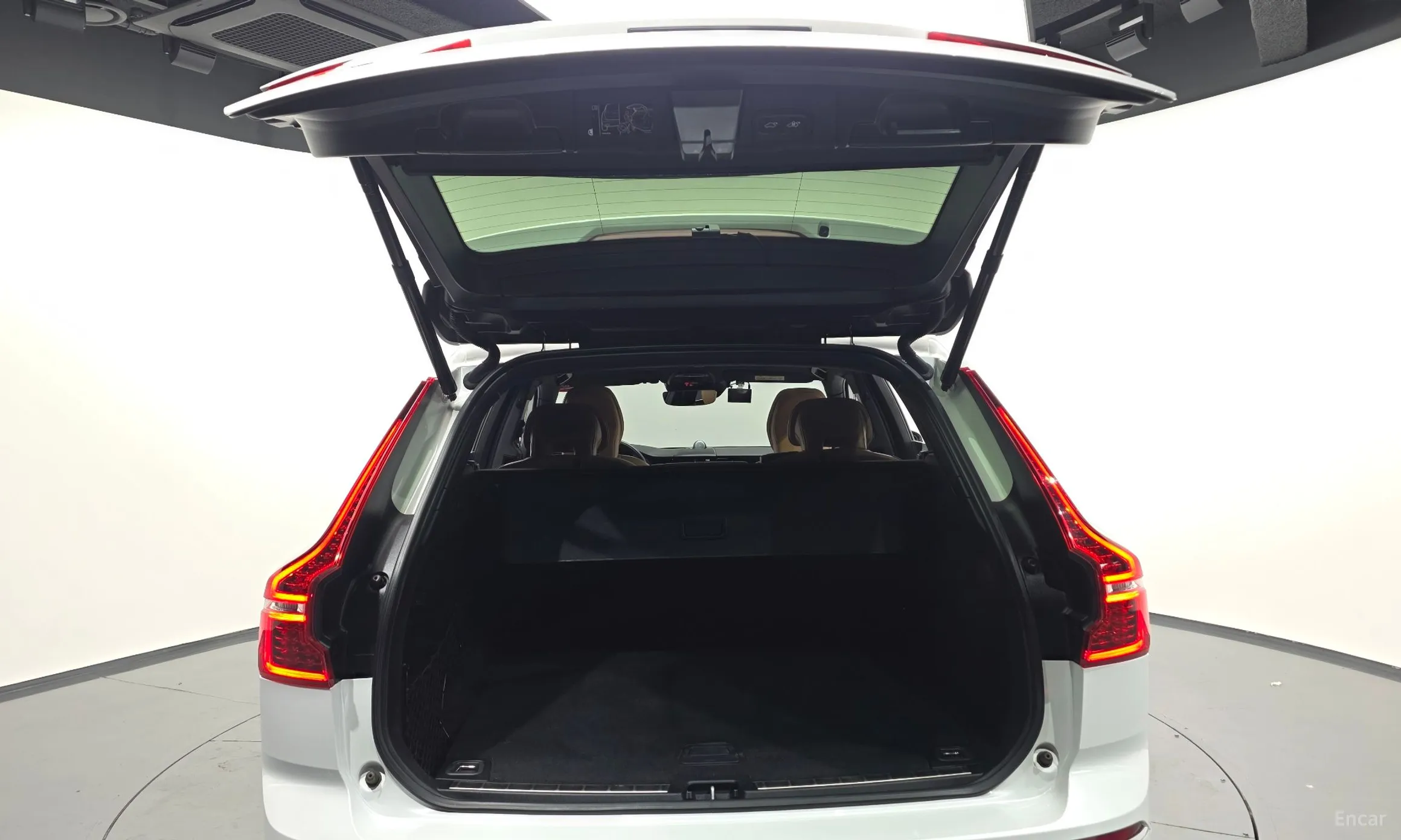 Volvo XC60 Gen 2 превью 20
