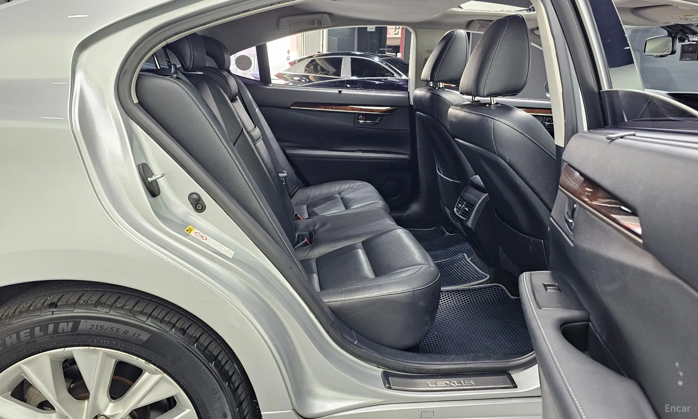 Lexus New ES300h превью 12