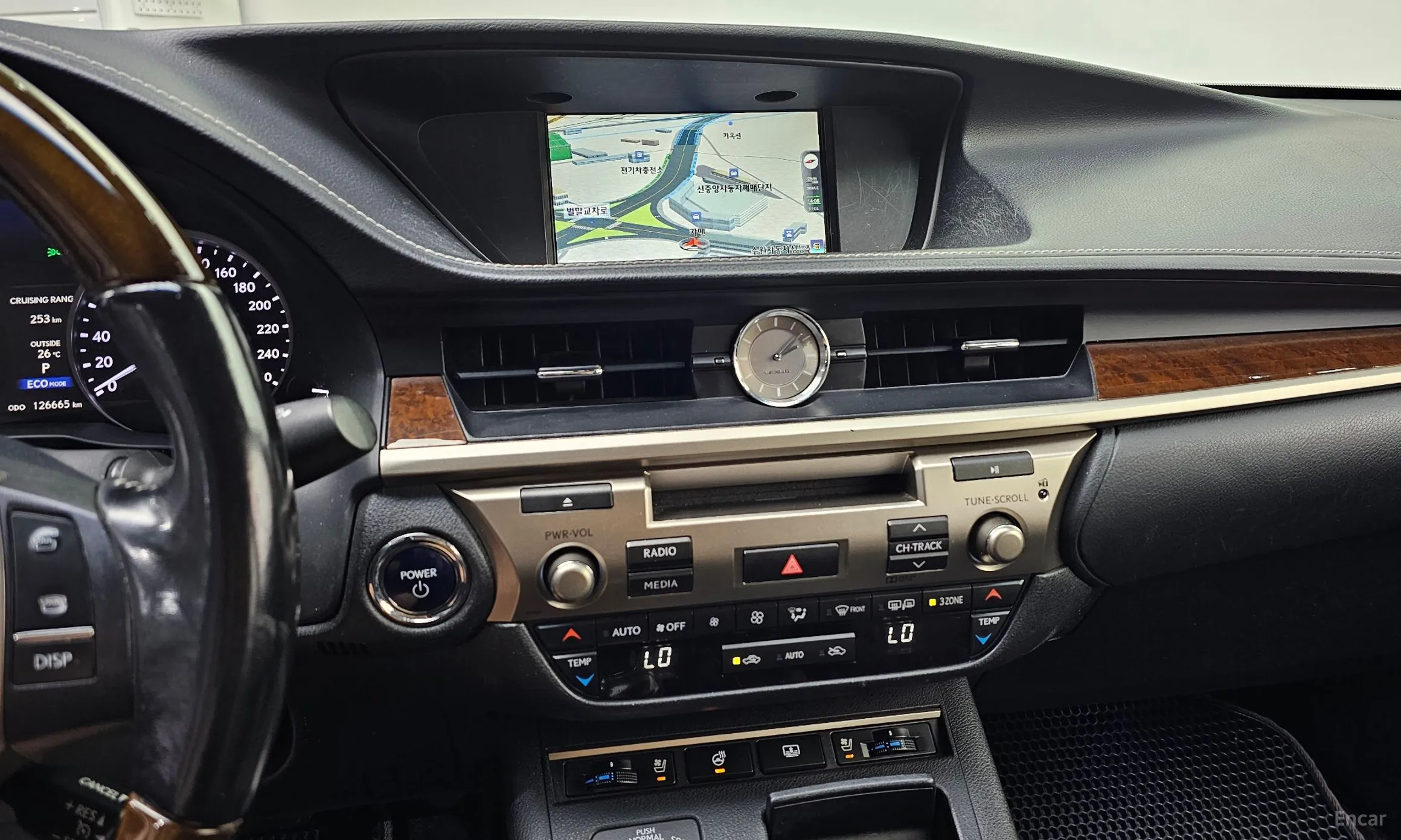 Lexus New ES300h превью 14