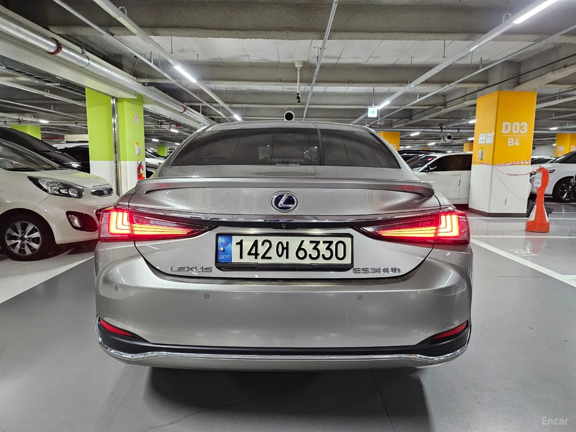 Lexus ES300h 7th Generation превью 3