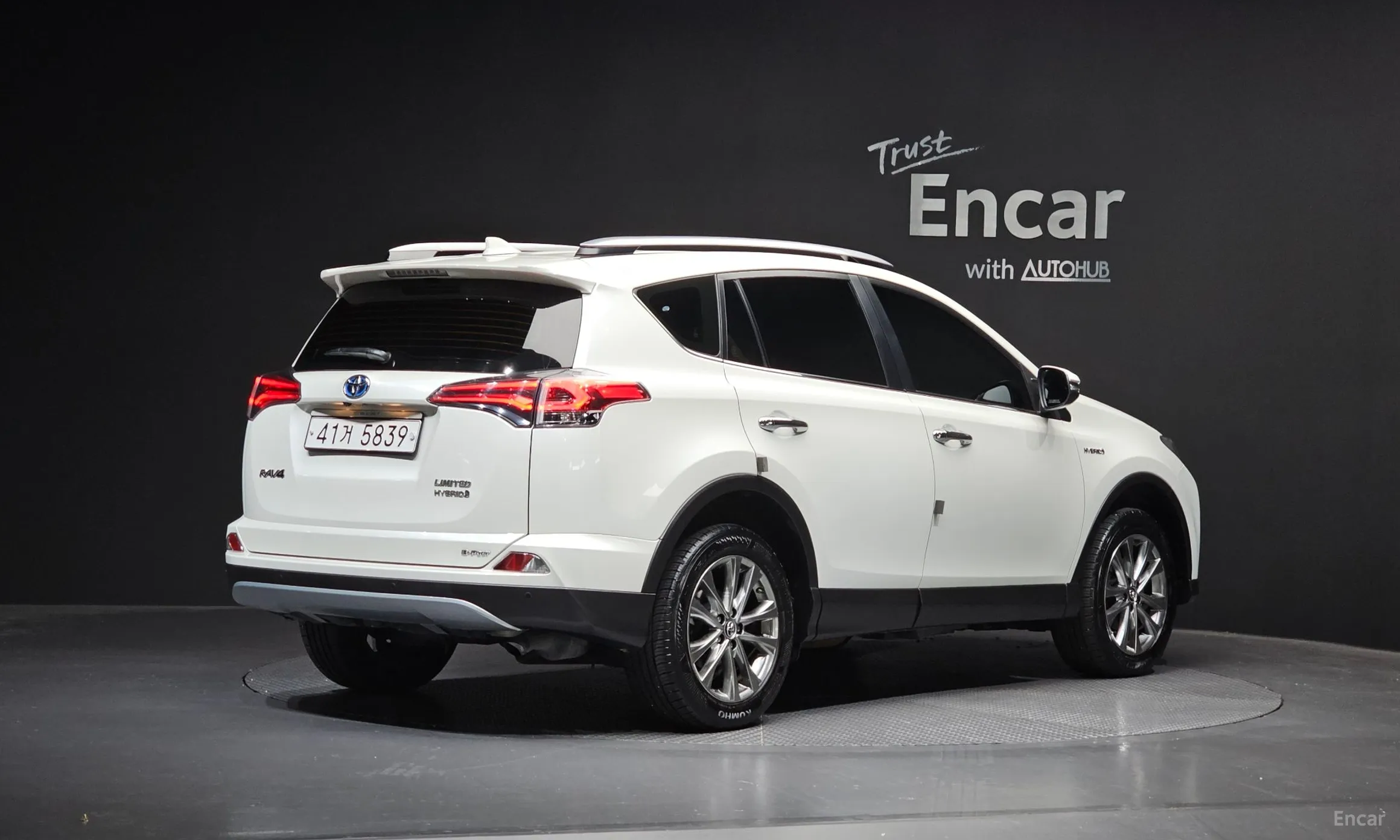 Toyota RAV4 превью 2