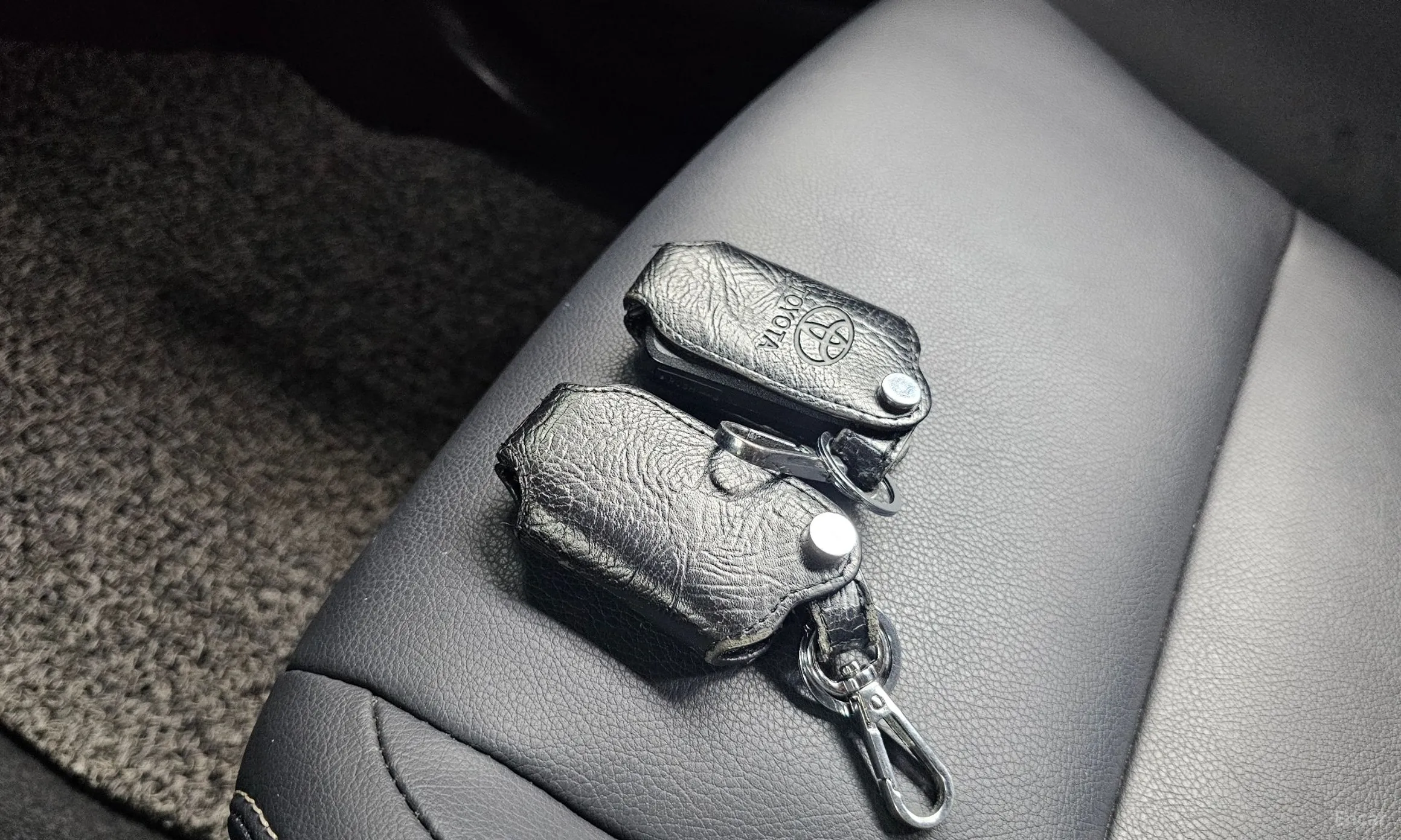 Toyota RAV4 превью 16