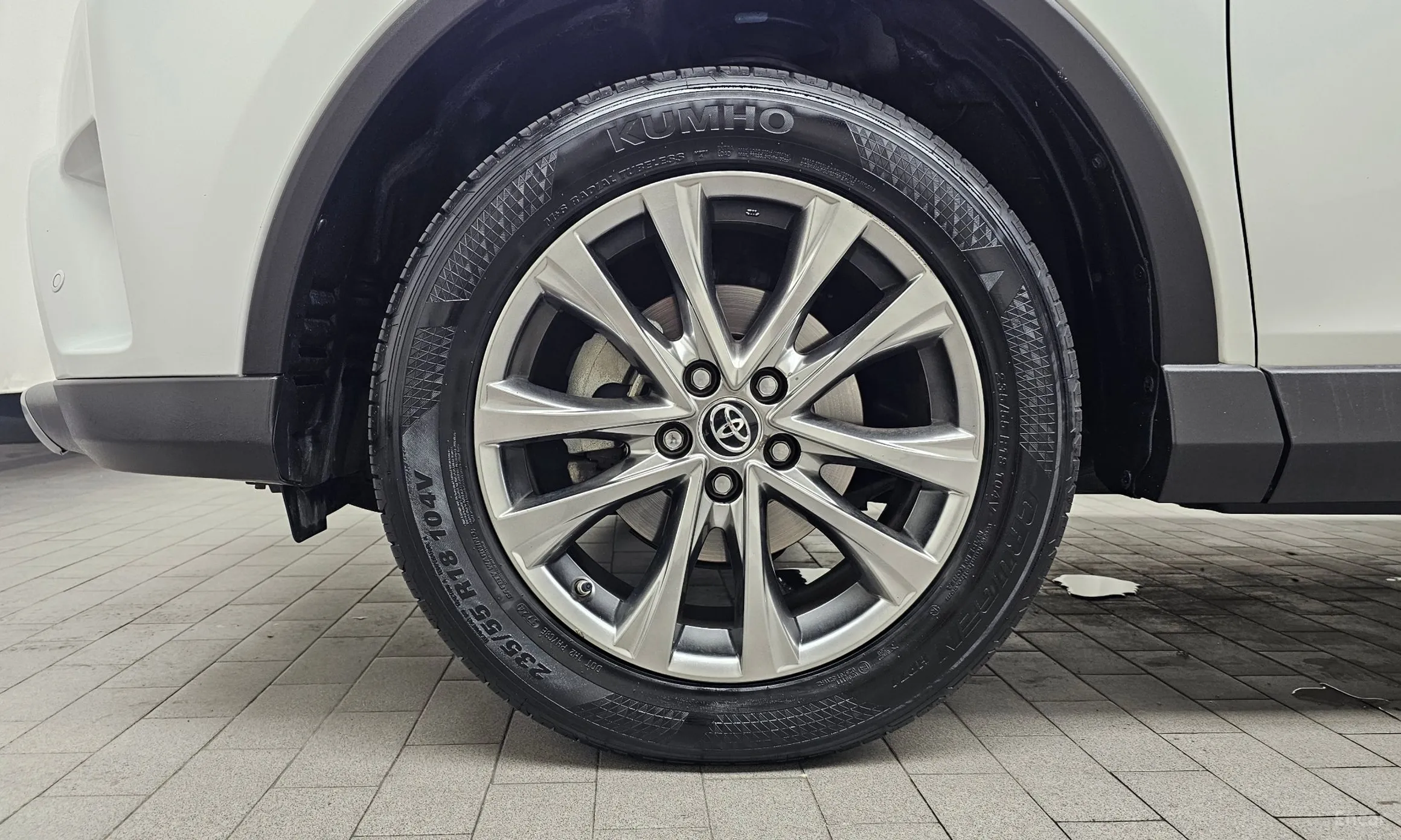 Toyota RAV4 превью 5