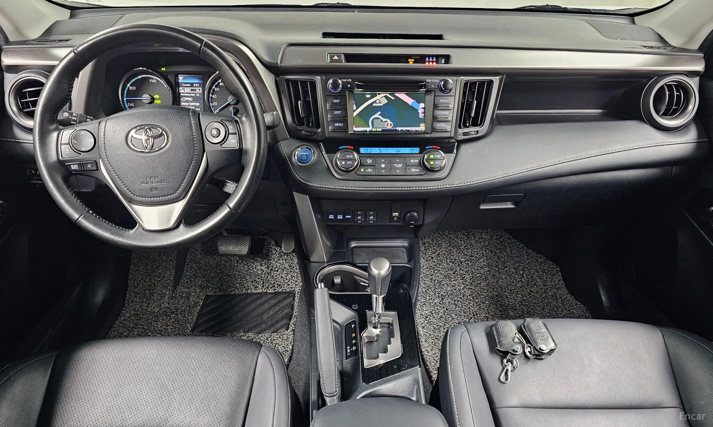 Toyota RAV4 превью 7