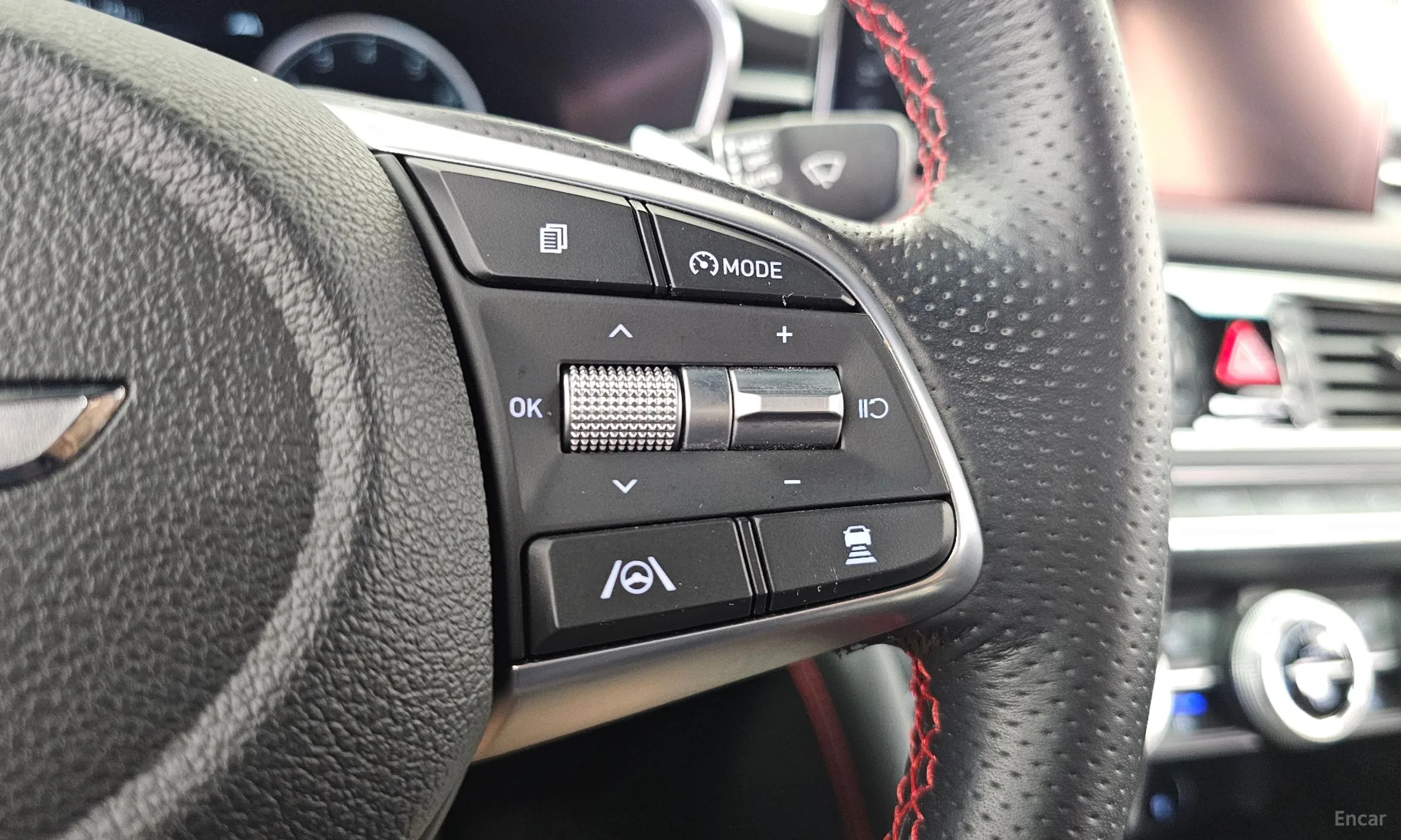 Genesis G70 превью 18