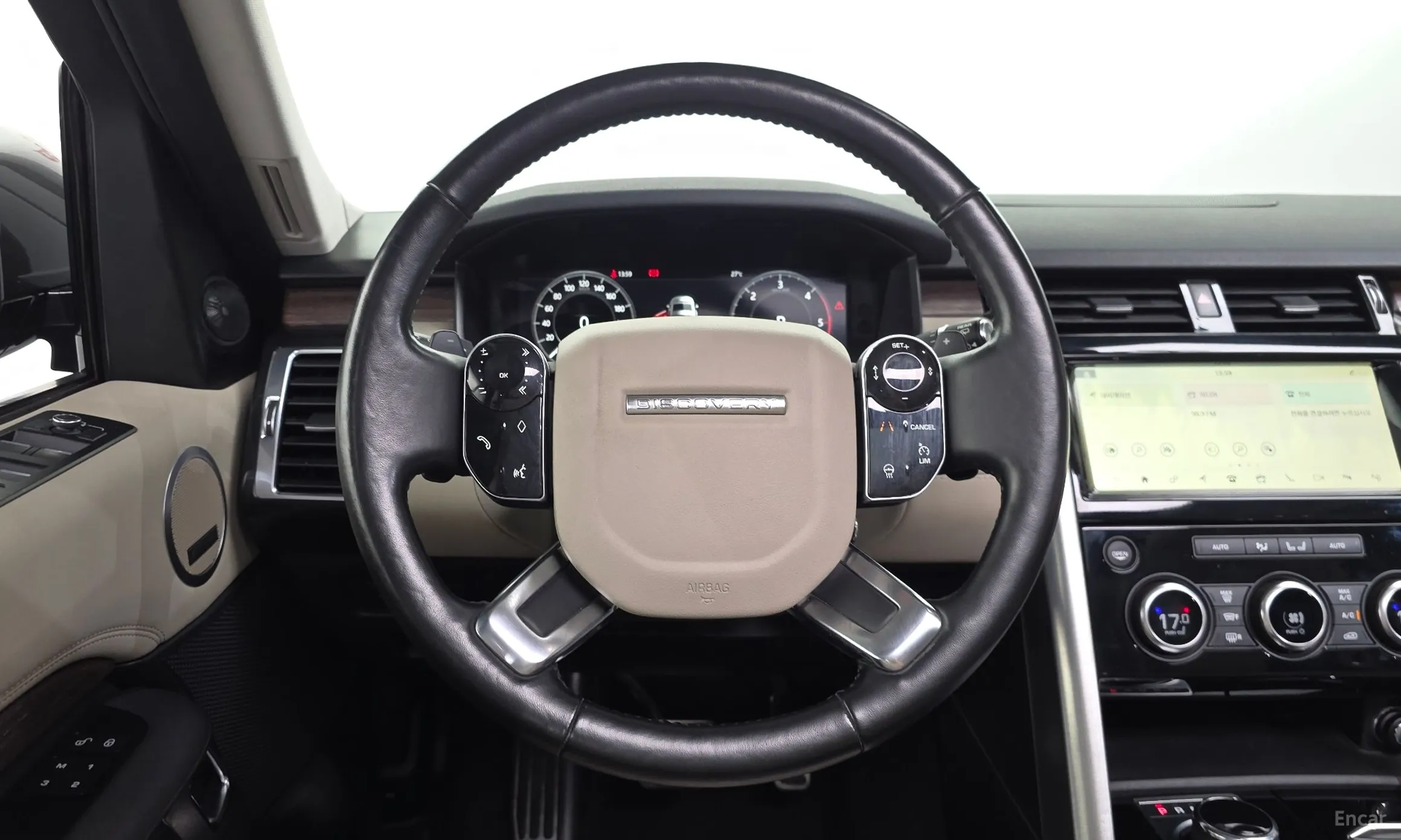 Land Rover Discovery 5 превью 13
