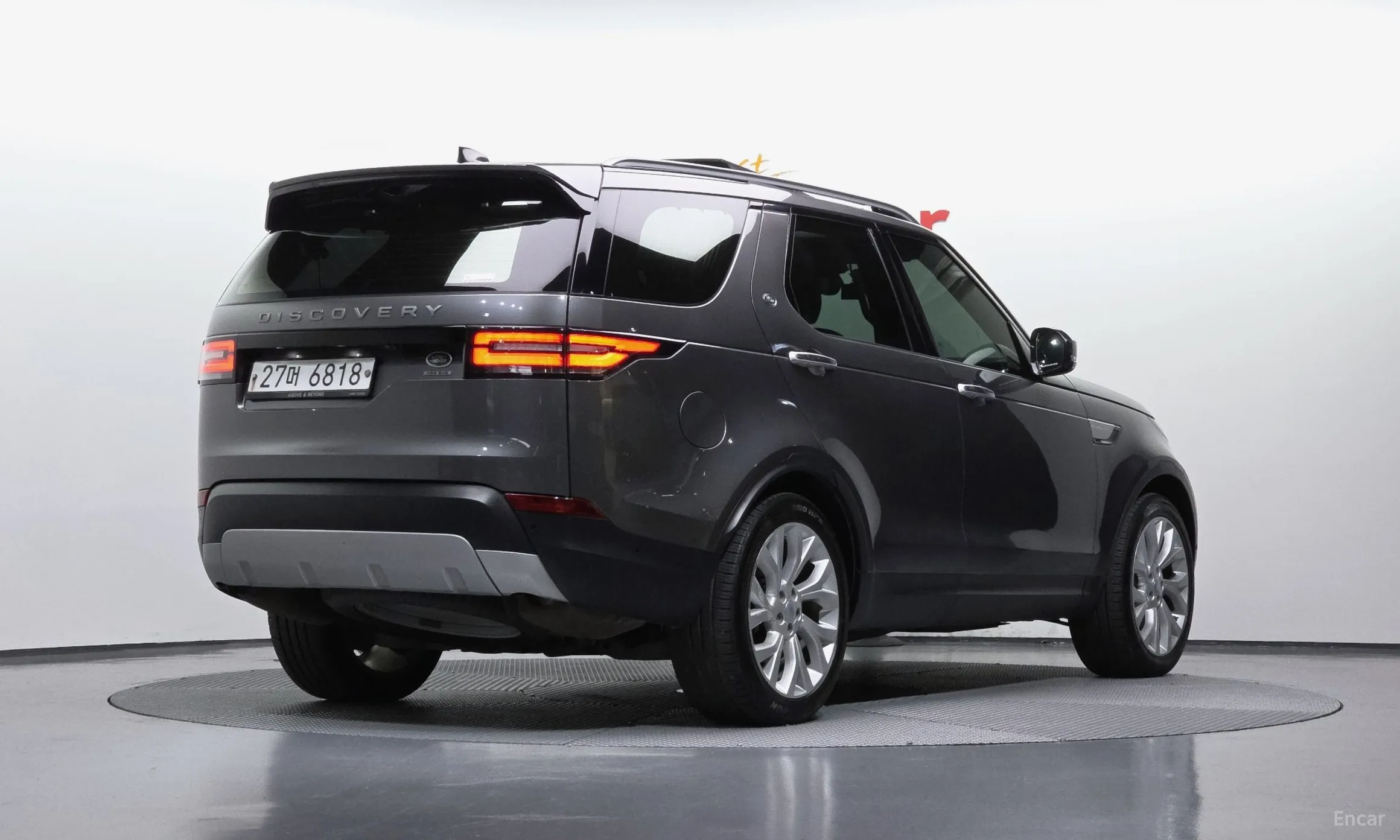 Land Rover Discovery 5