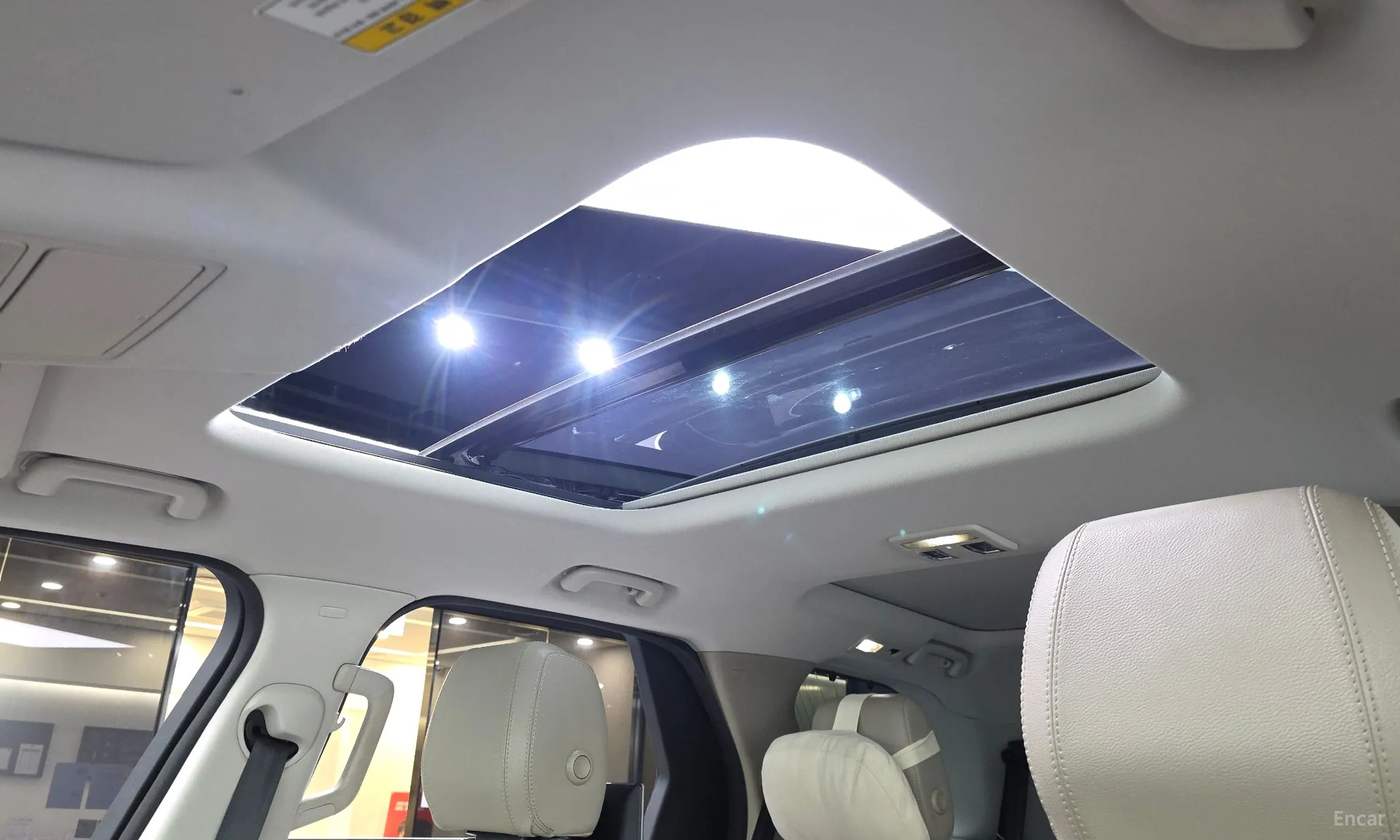 Land Rover Discovery 5 превью 19
