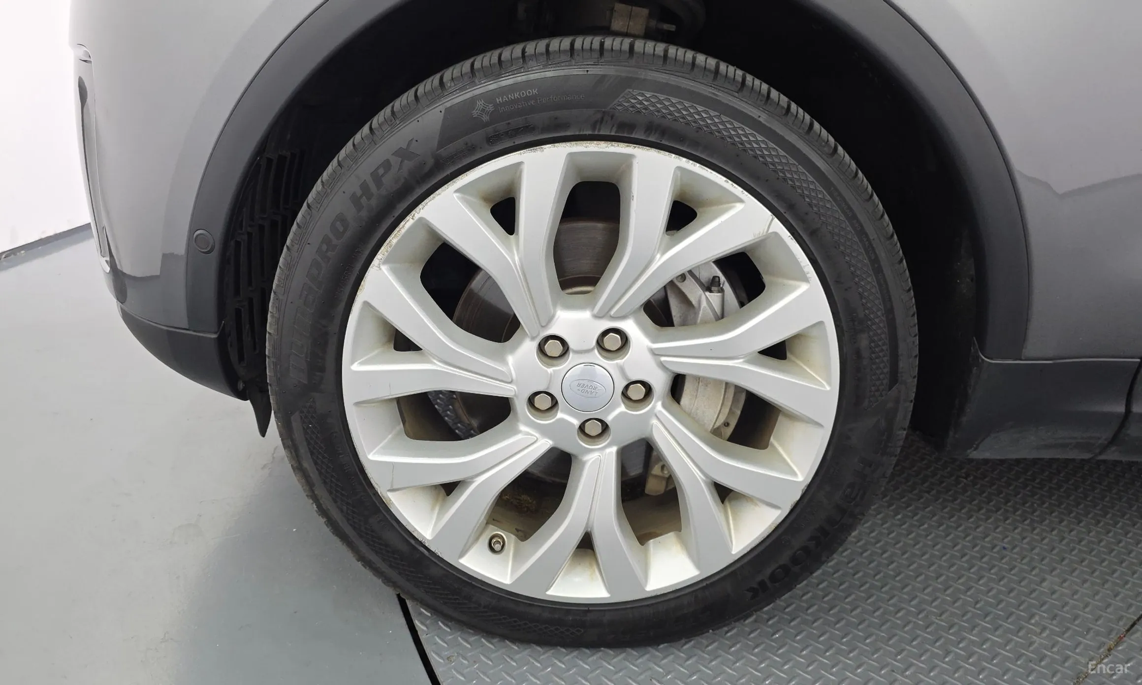Land Rover Discovery 5 превью 5