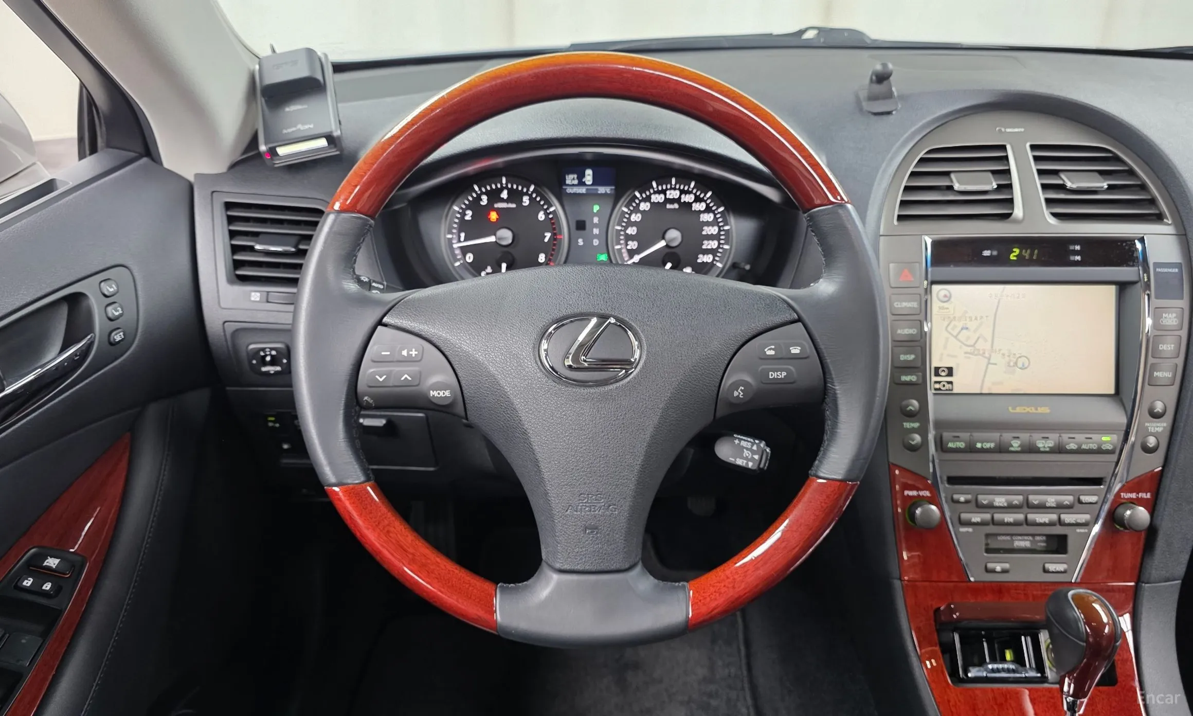 Lexus ES350 превью 13