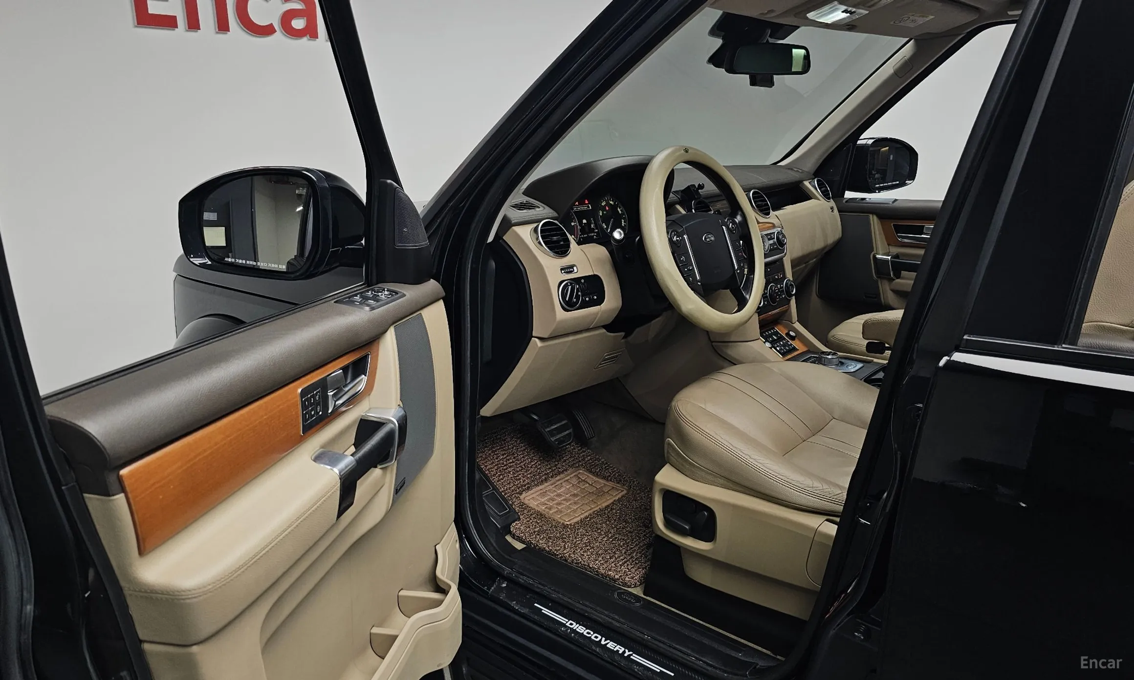 Land Rover Discovery 4 превью 10
