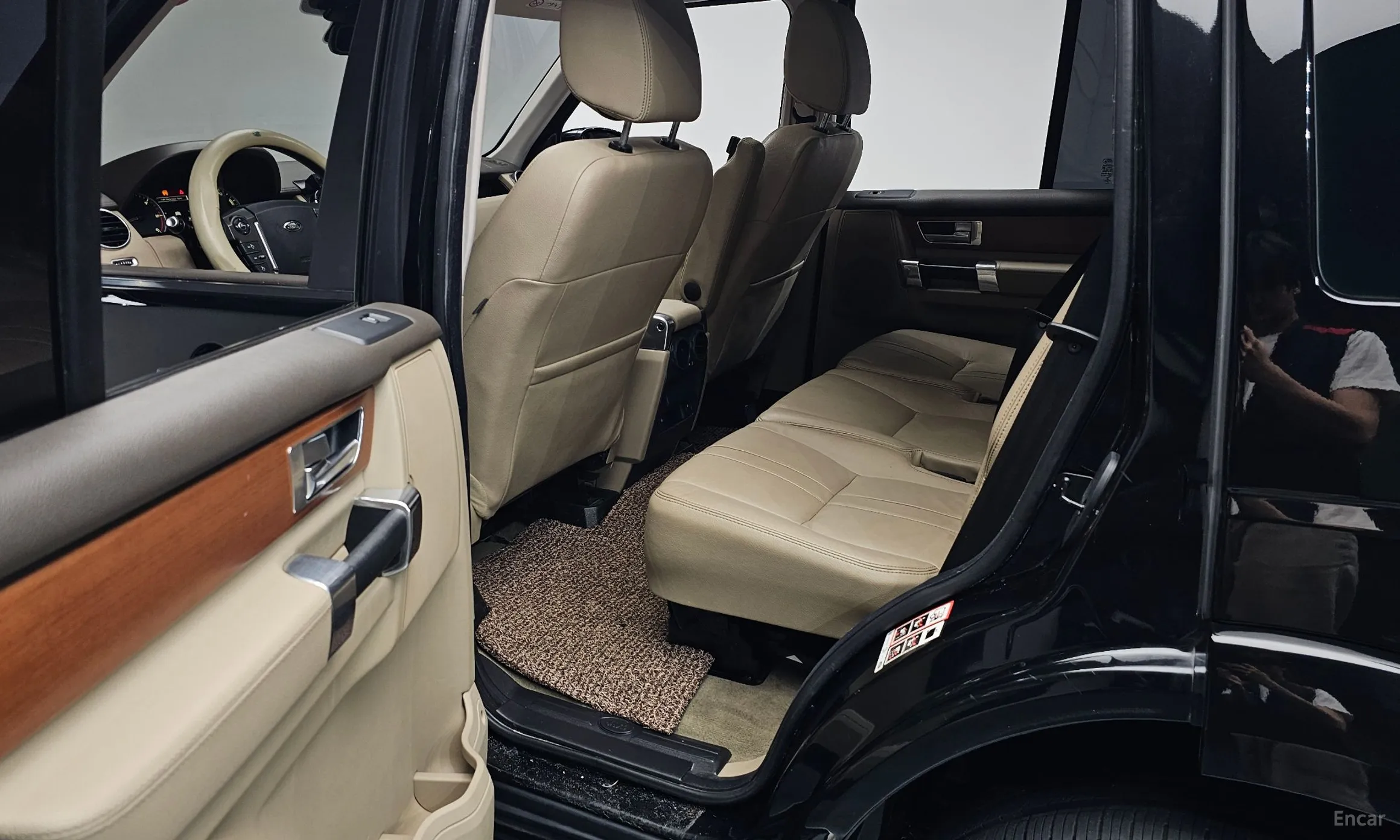 Land Rover Discovery 4 превью 11