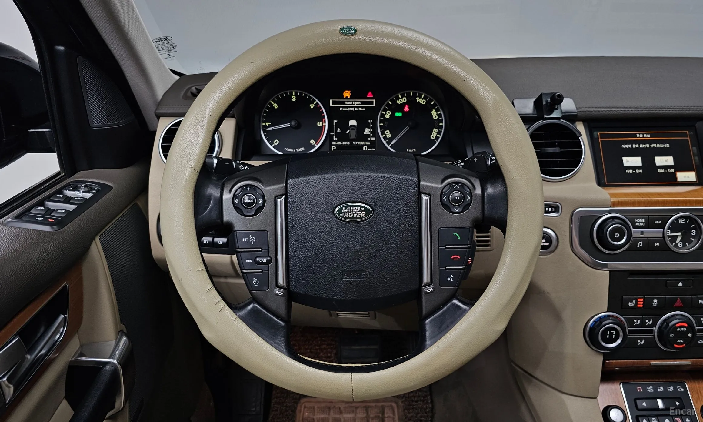 Land Rover Discovery 4 превью 12