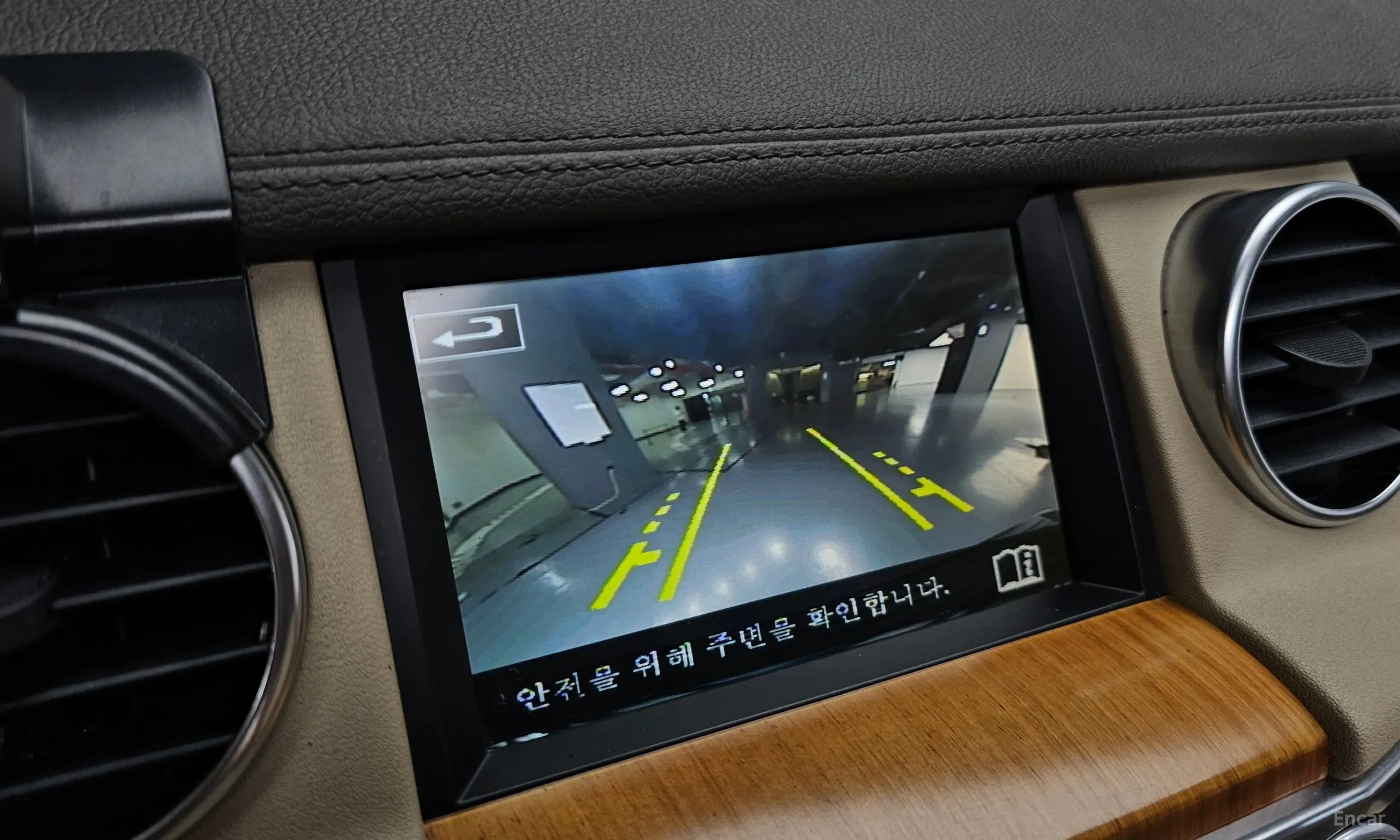 Land Rover Discovery 4 превью 14
