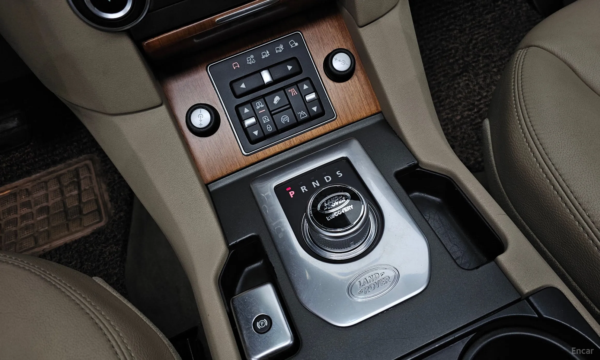Land Rover Discovery 4 превью 9
