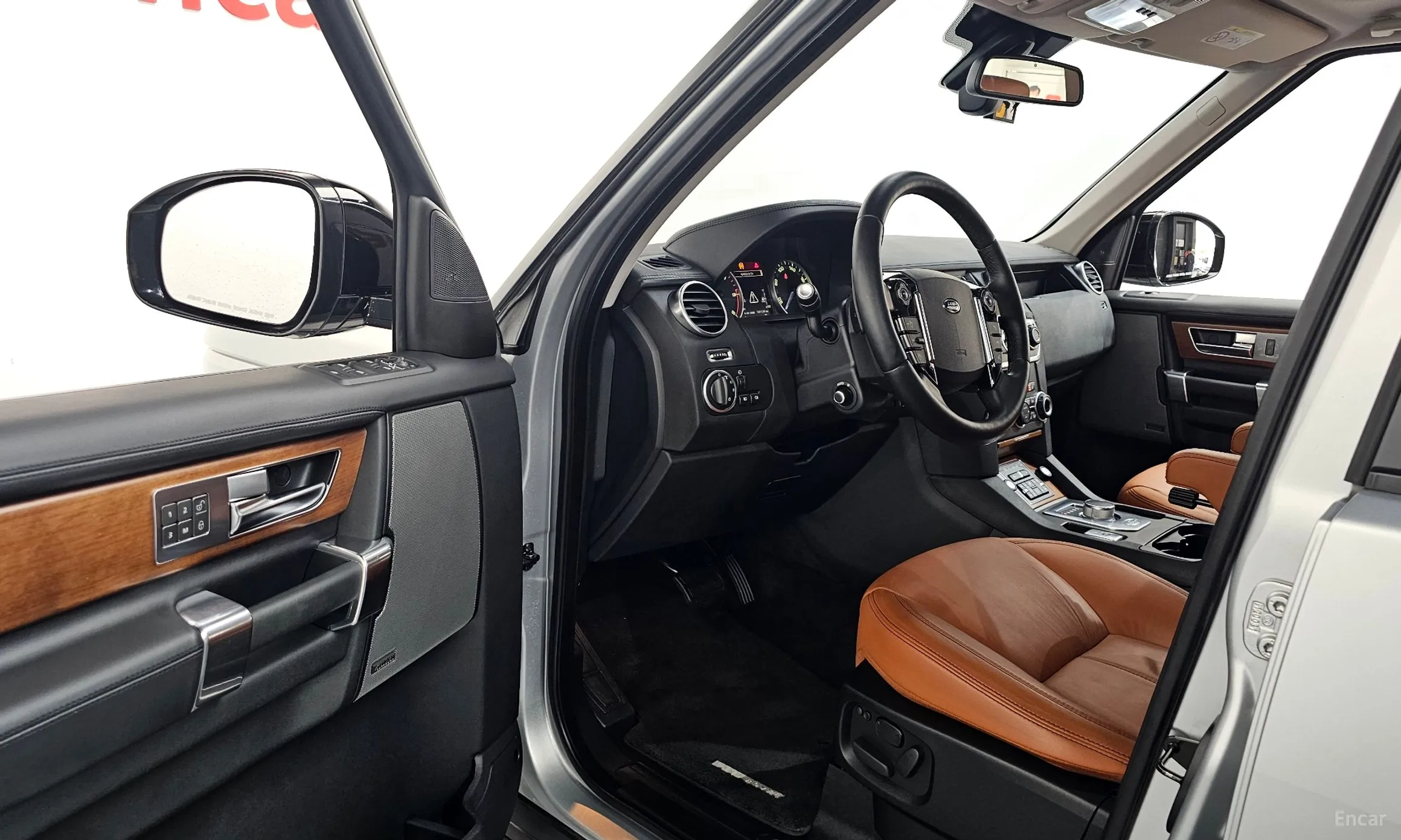 Land Rover Discovery 4 превью 10