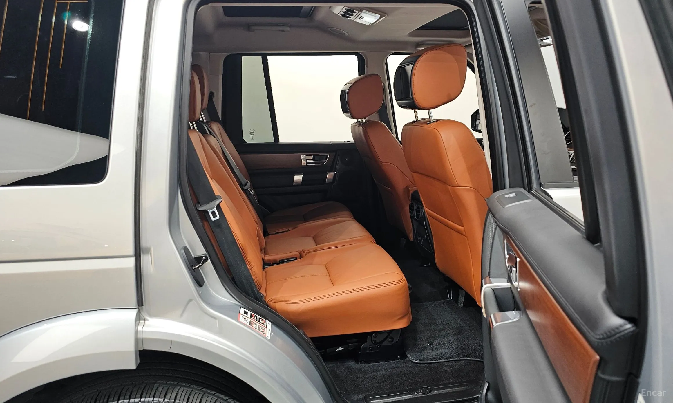 Land Rover Discovery 4 превью 11
