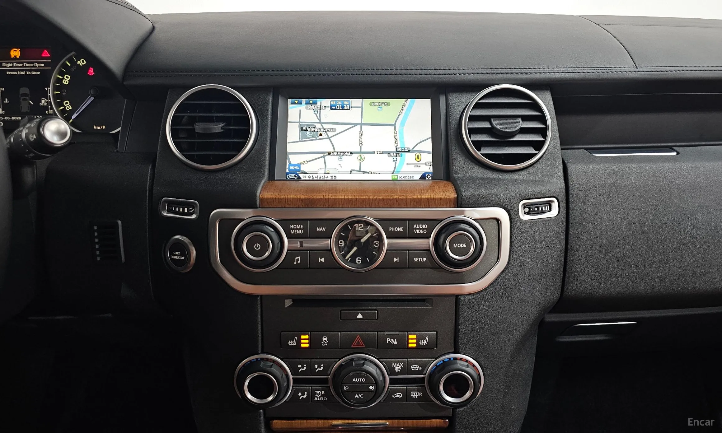 Land Rover Discovery 4 превью 12