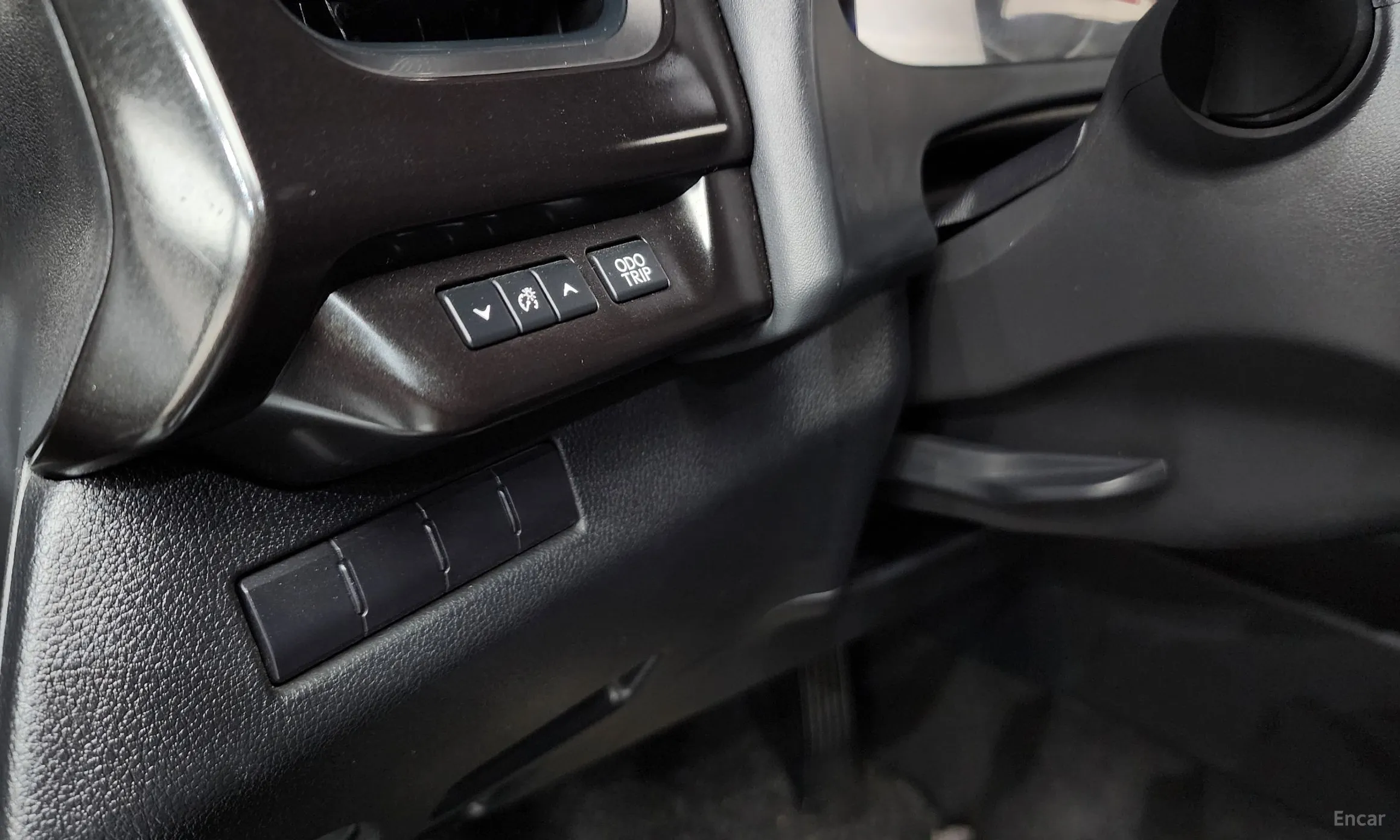 Lexus UX250h превью 20