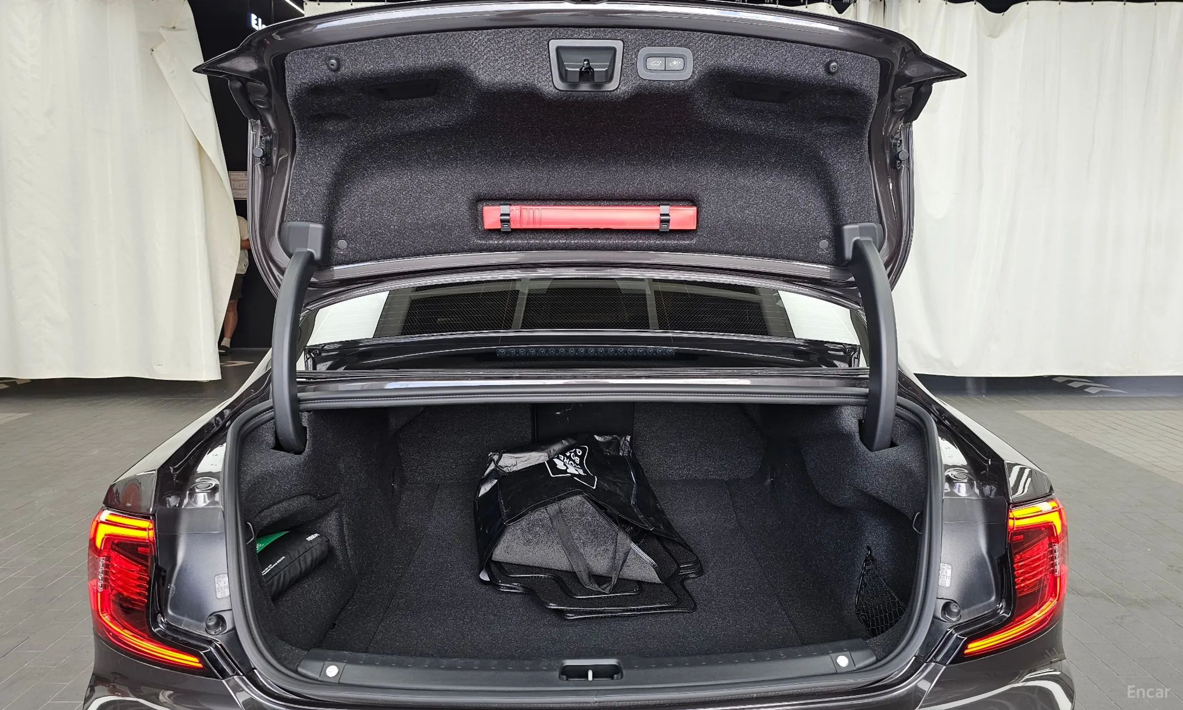 Volvo S90 превью 20