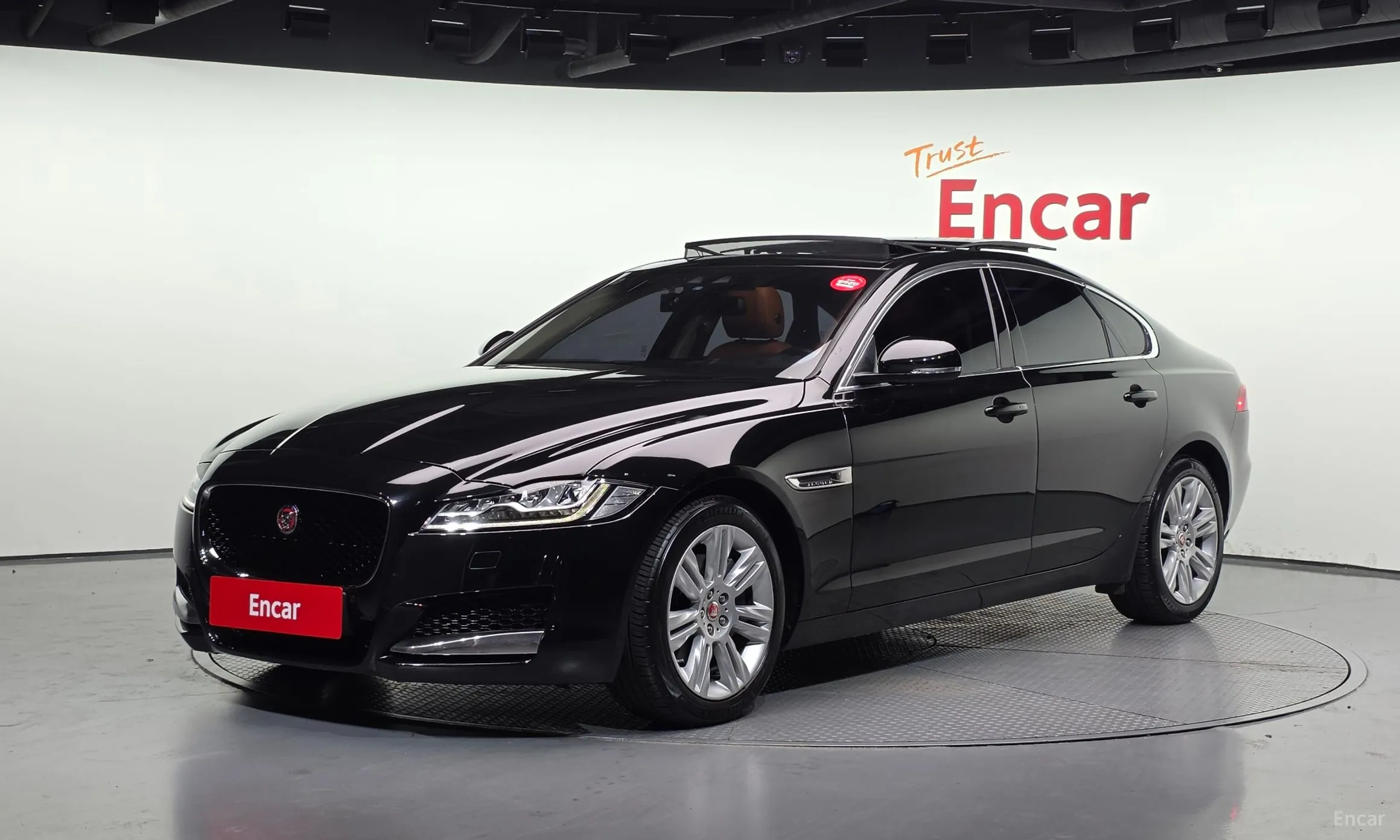 Jaguar XF (x260)