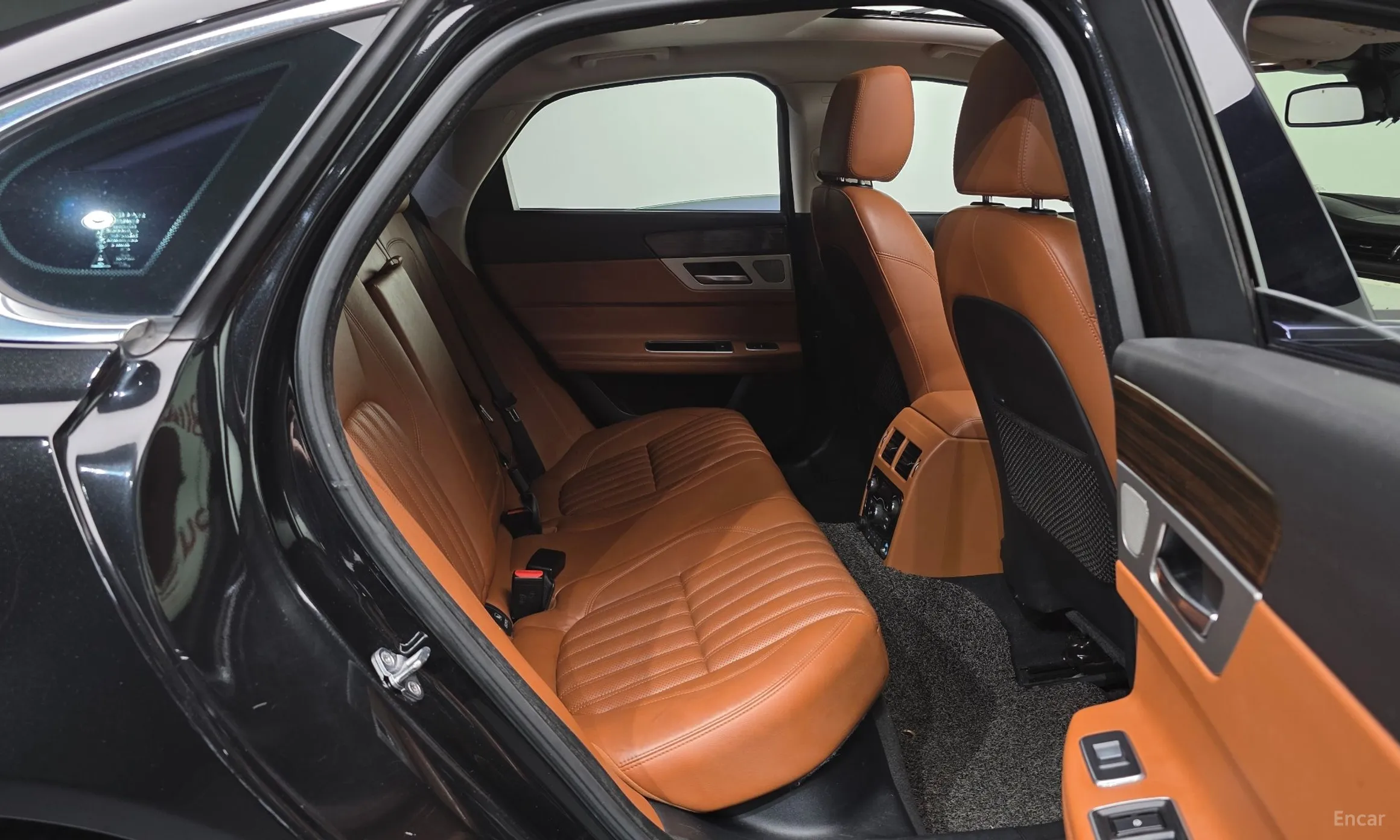 Jaguar XF (x260) превью 11
