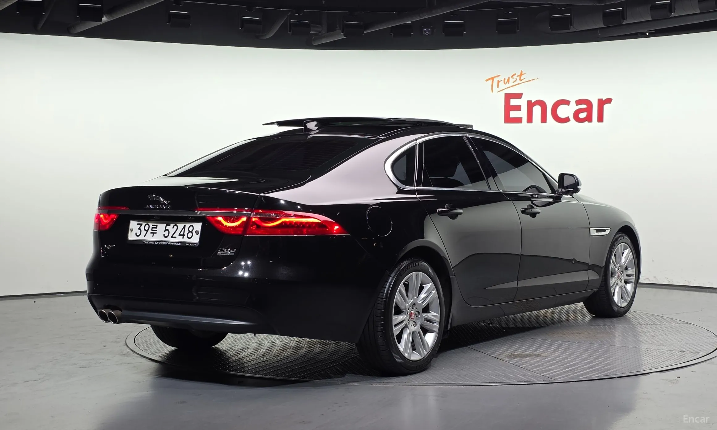Jaguar XF (x260)