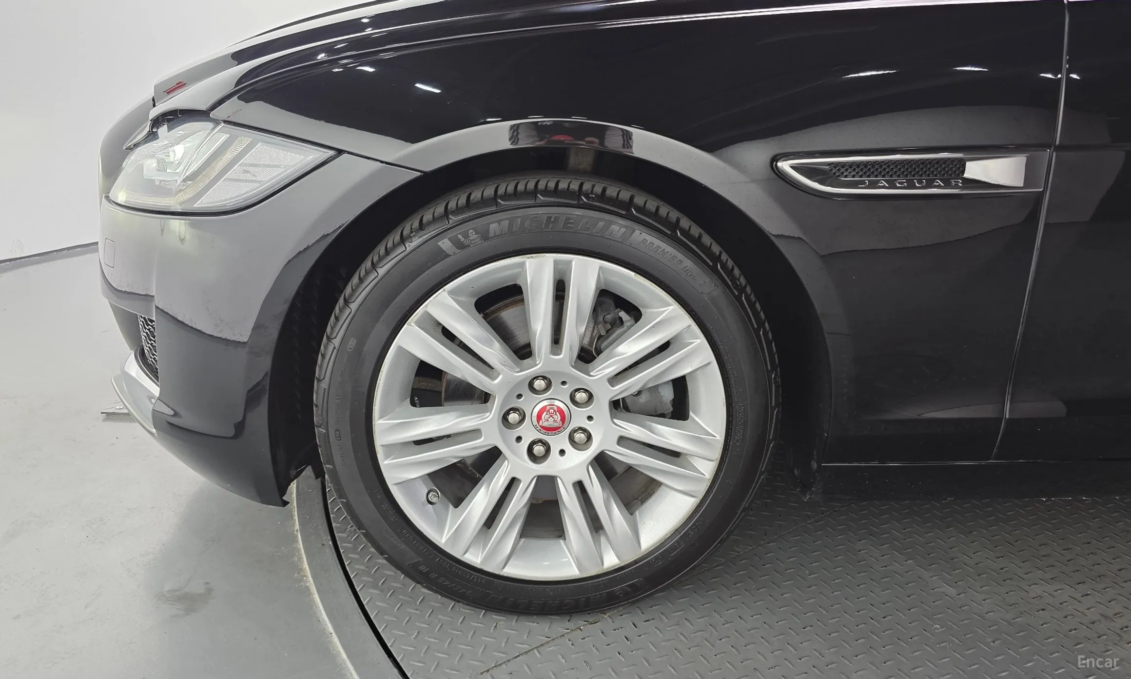 Jaguar XF (x260) превью 5