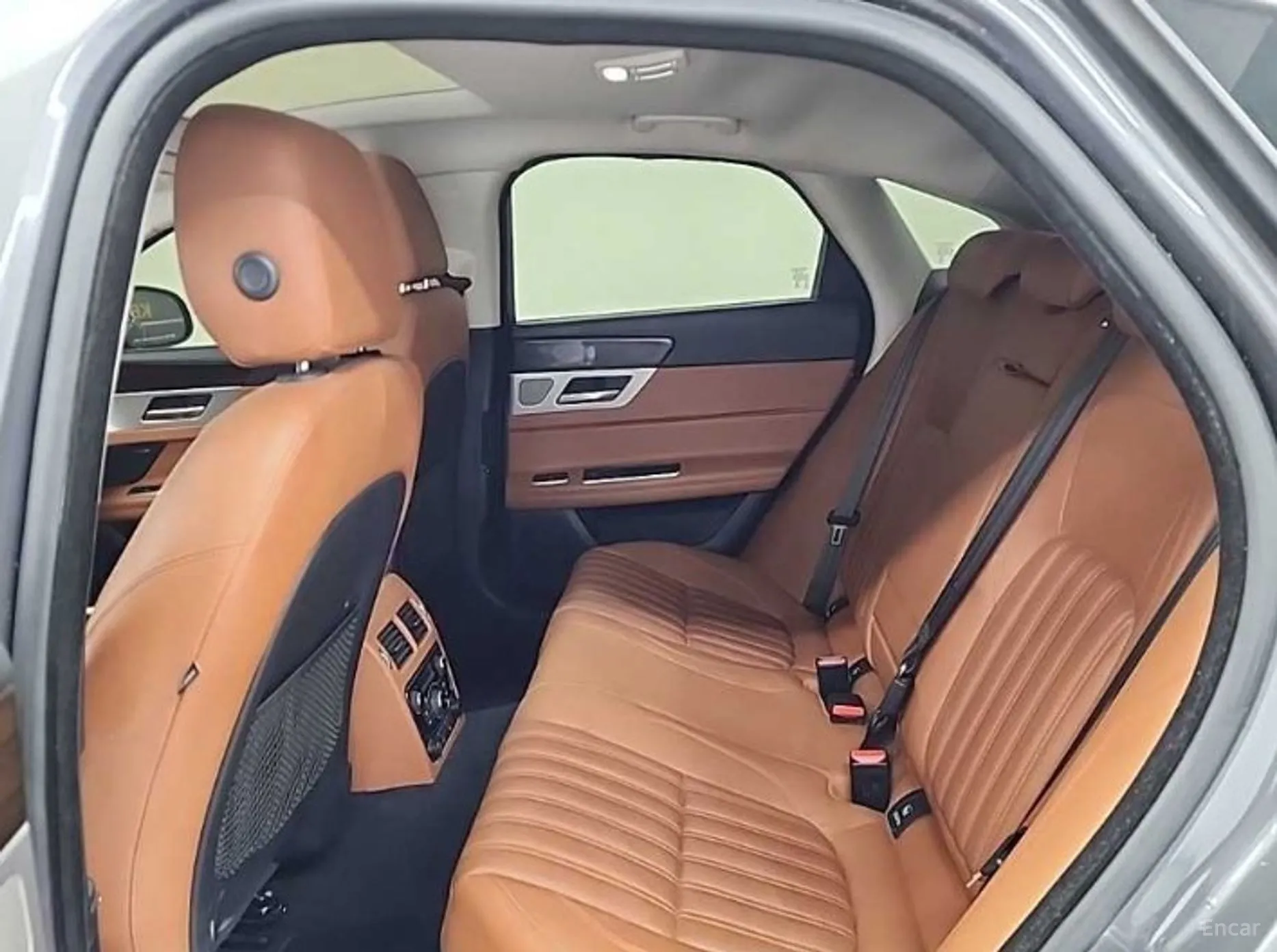 Jaguar XF (x260) превью 12