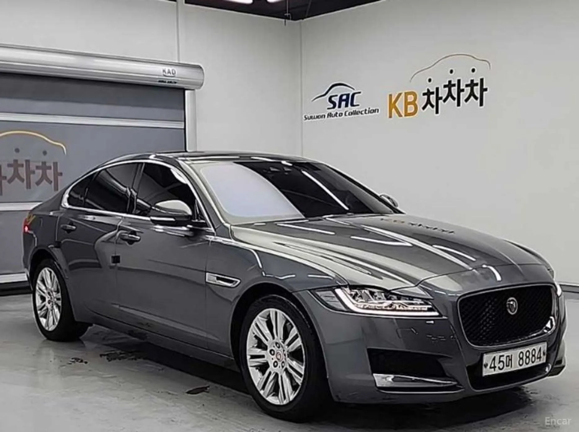 Jaguar XF (x260) превью 4