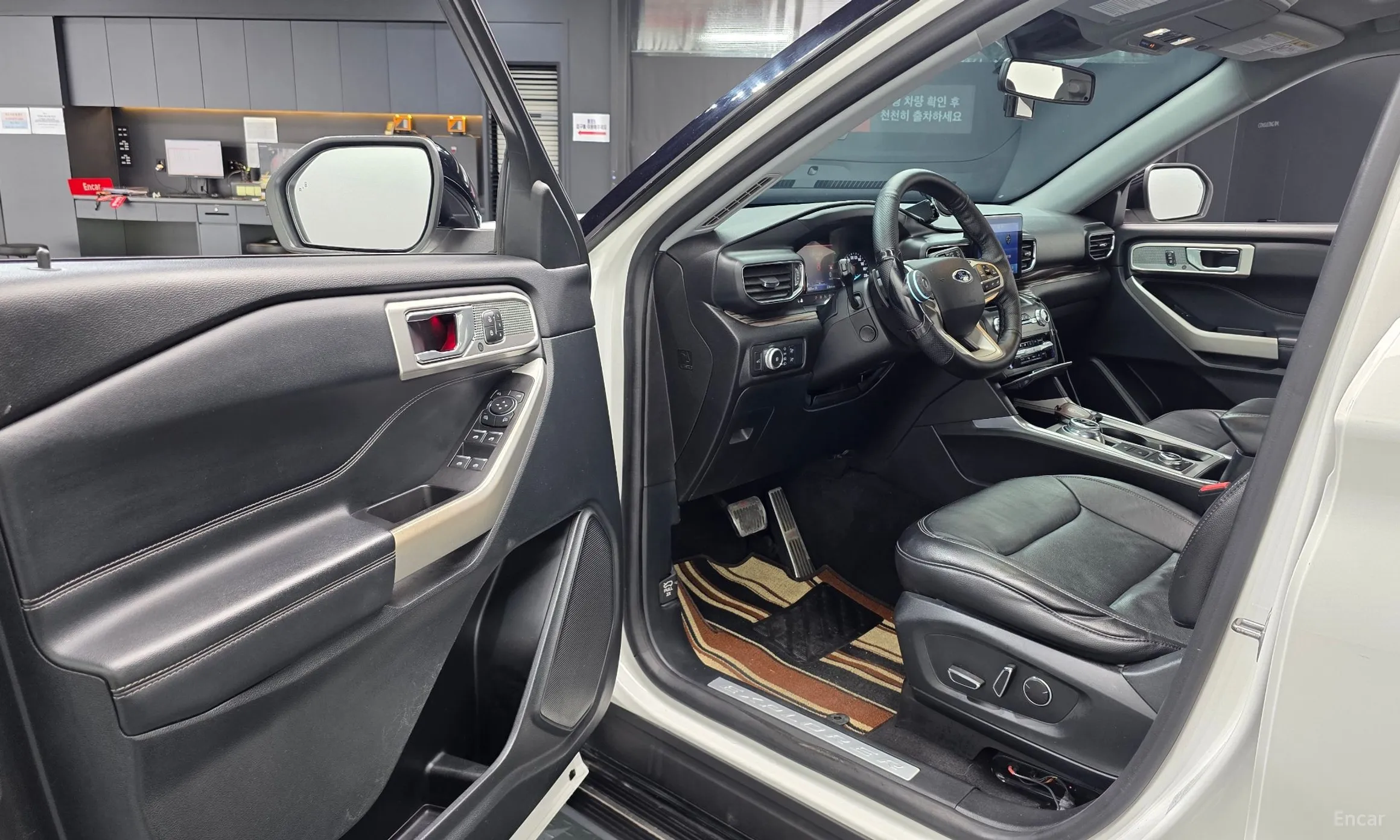 Ford Explorer 6th Generation превью 10