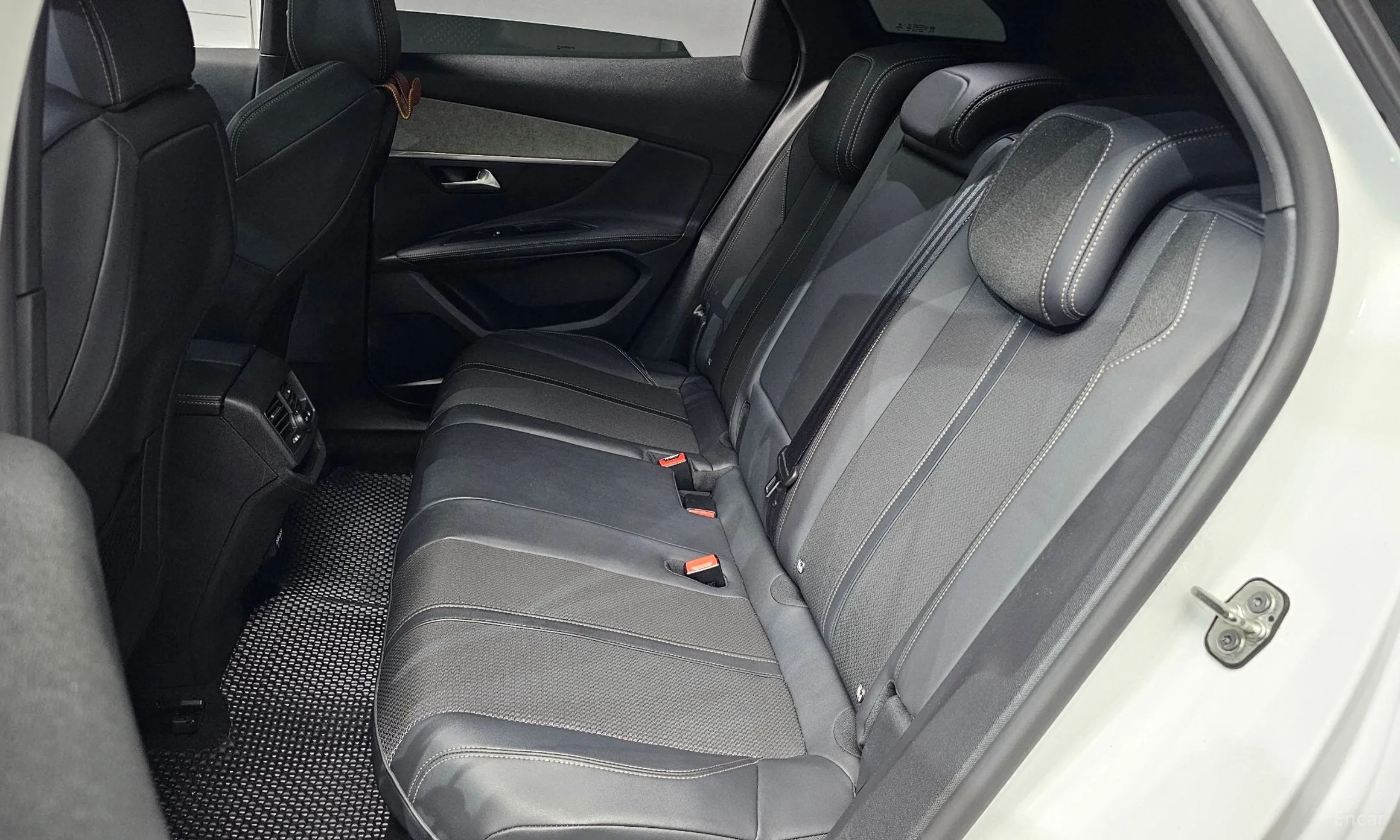 Peugeot 3008 2nd generation превью 12