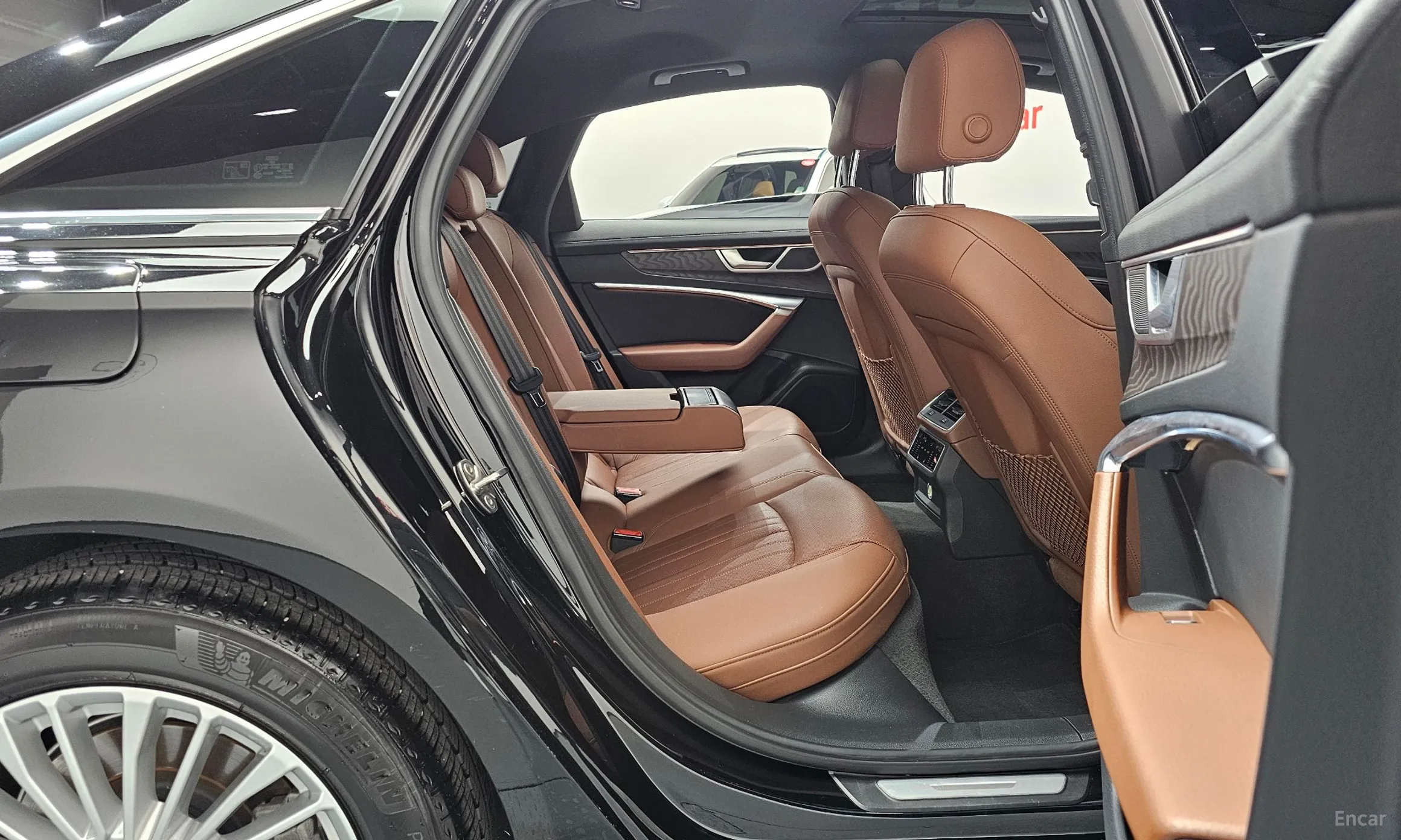 Audi A6 (C8) превью 11