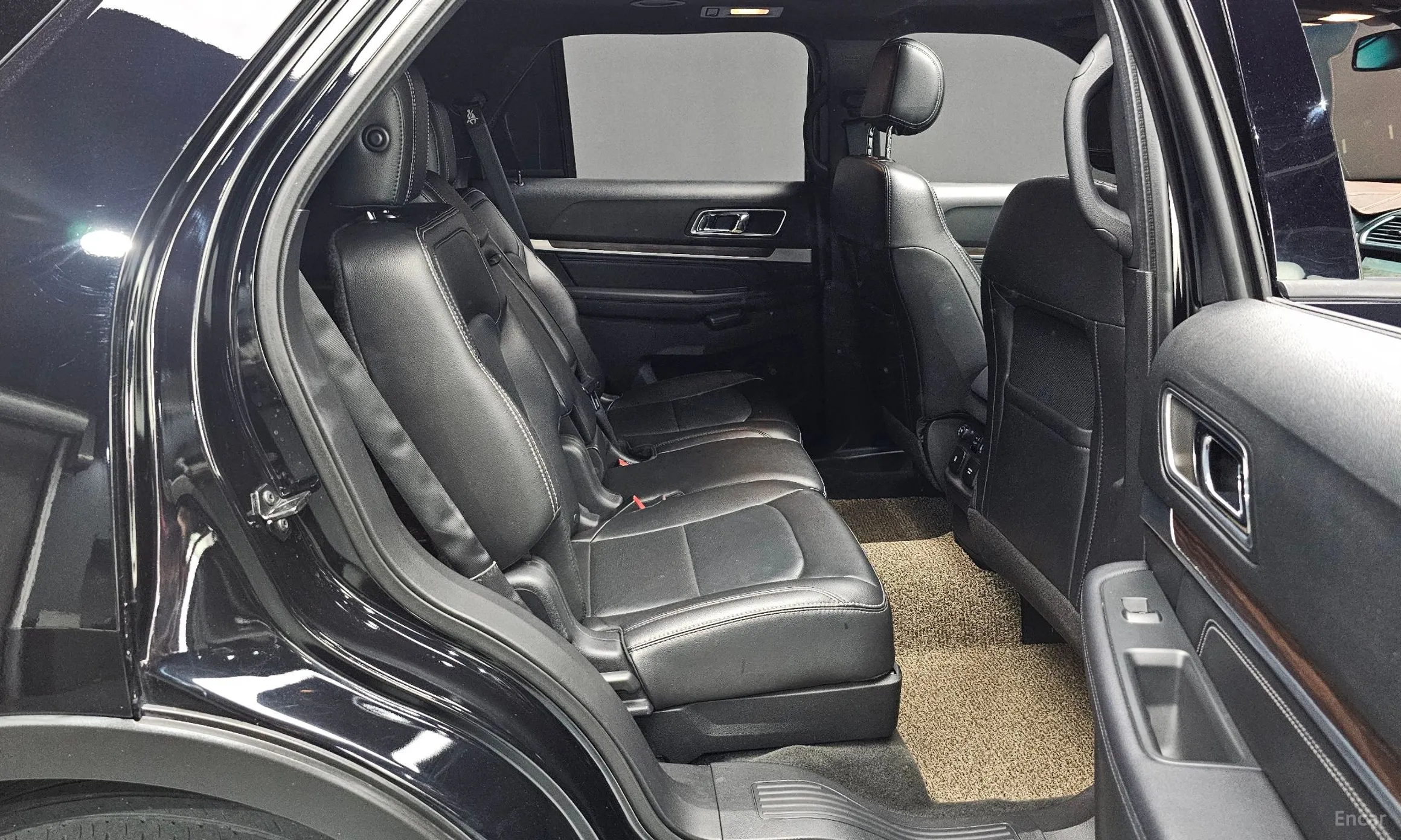 Ford Explorer превью 11