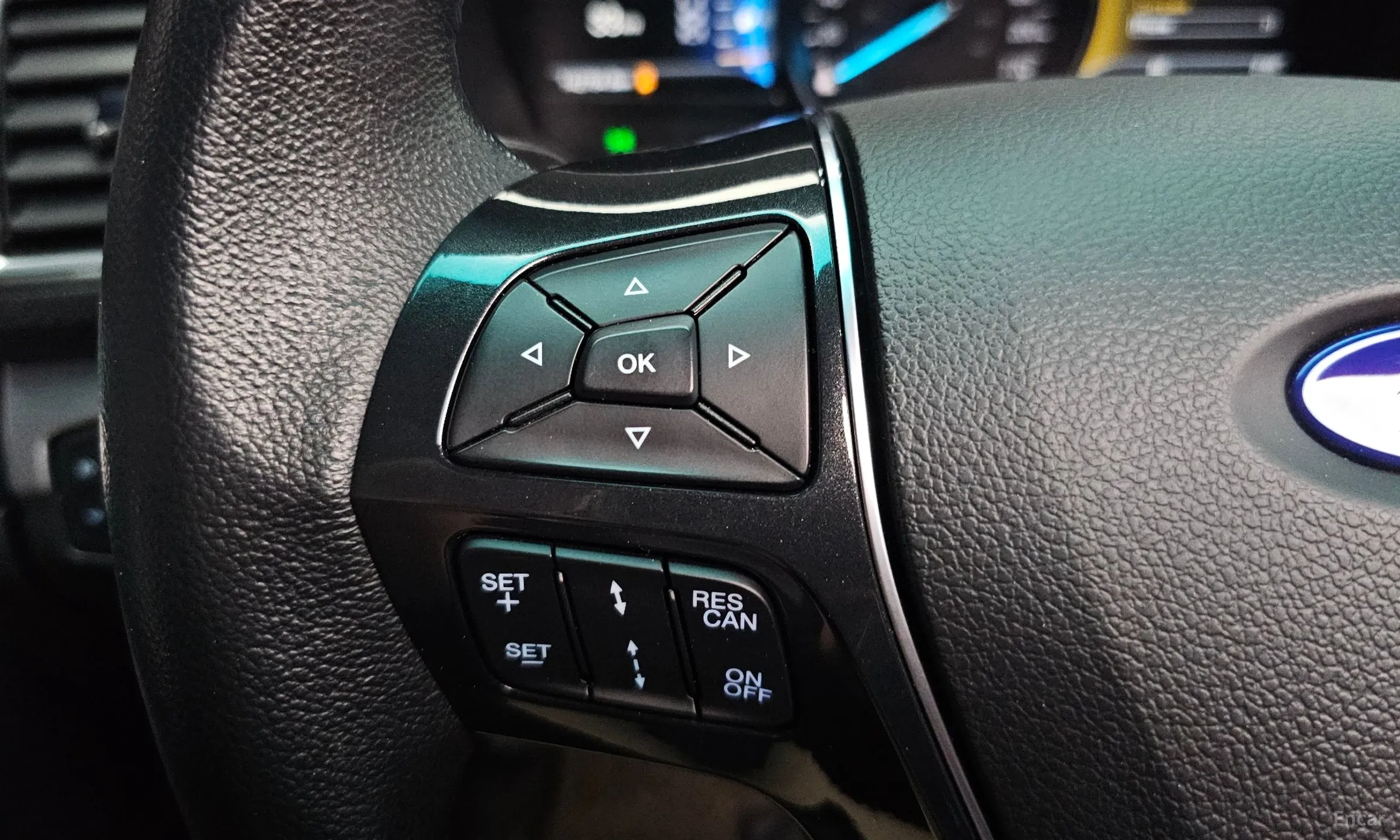 Ford Explorer превью 16