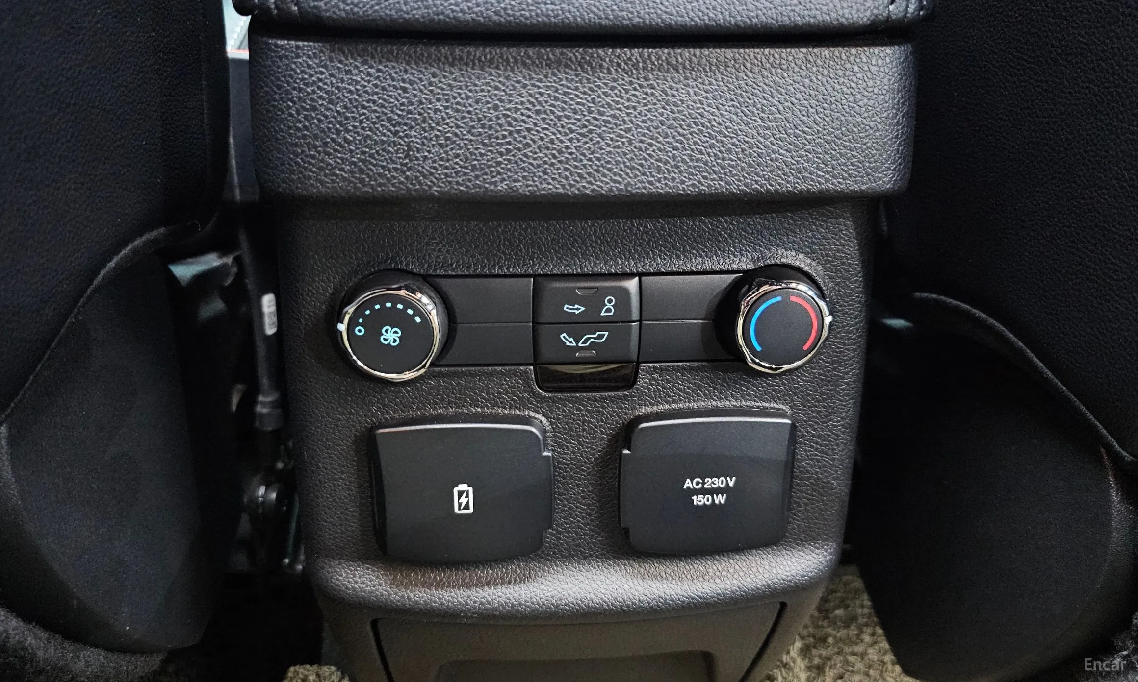 Ford Explorer превью 17